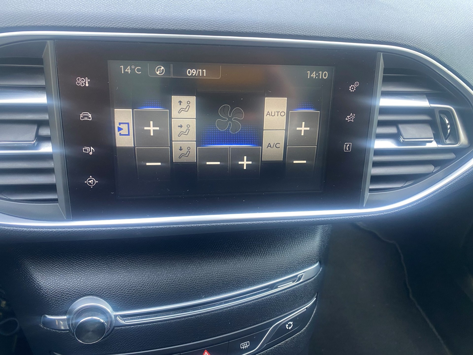 PEUGEOT 308 SW 1.2 THP Allure Automatic-image-4