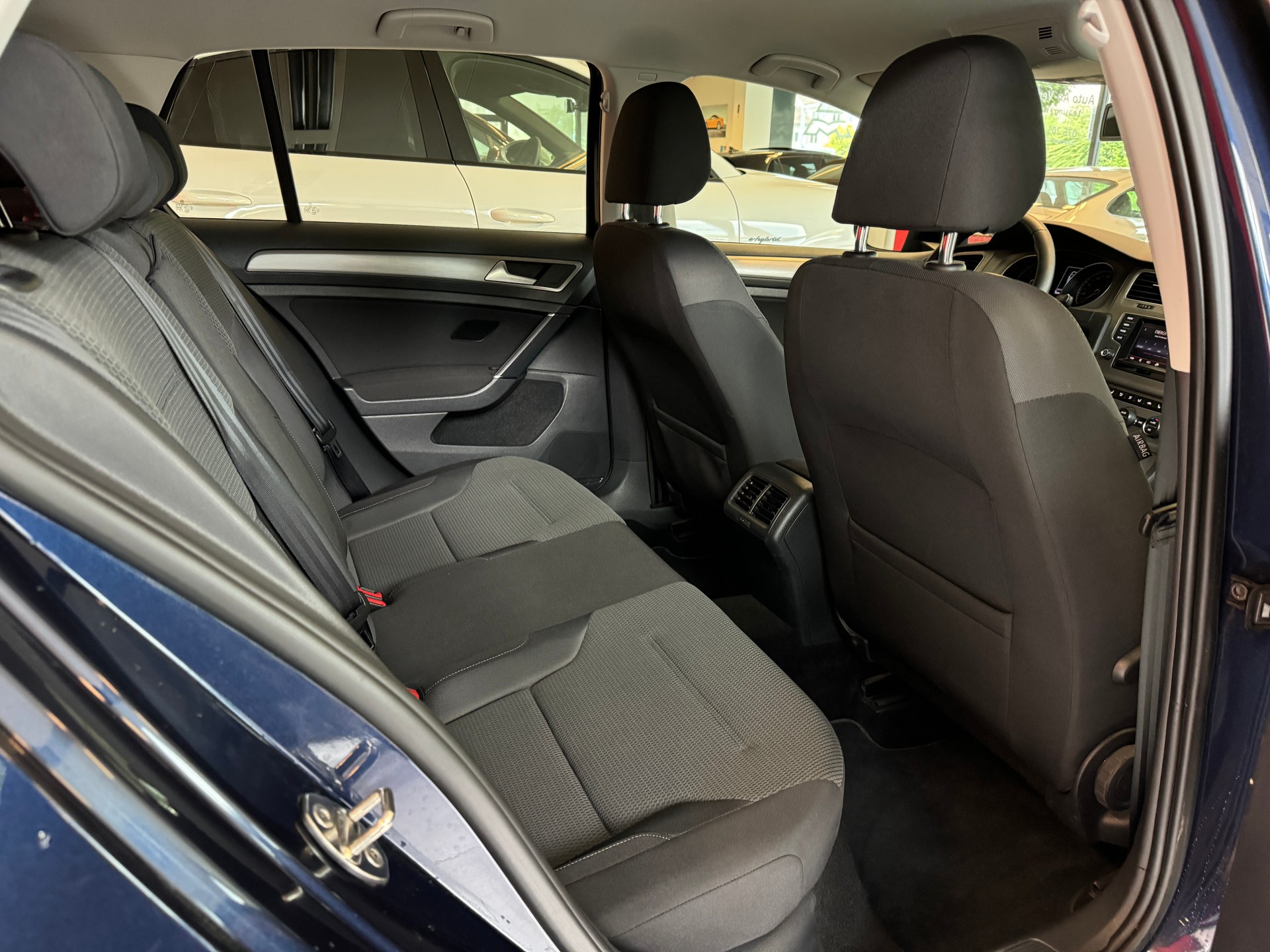 VW Golf 1.6 TDI Comfortline 4Motion 🇨🇭-image-10