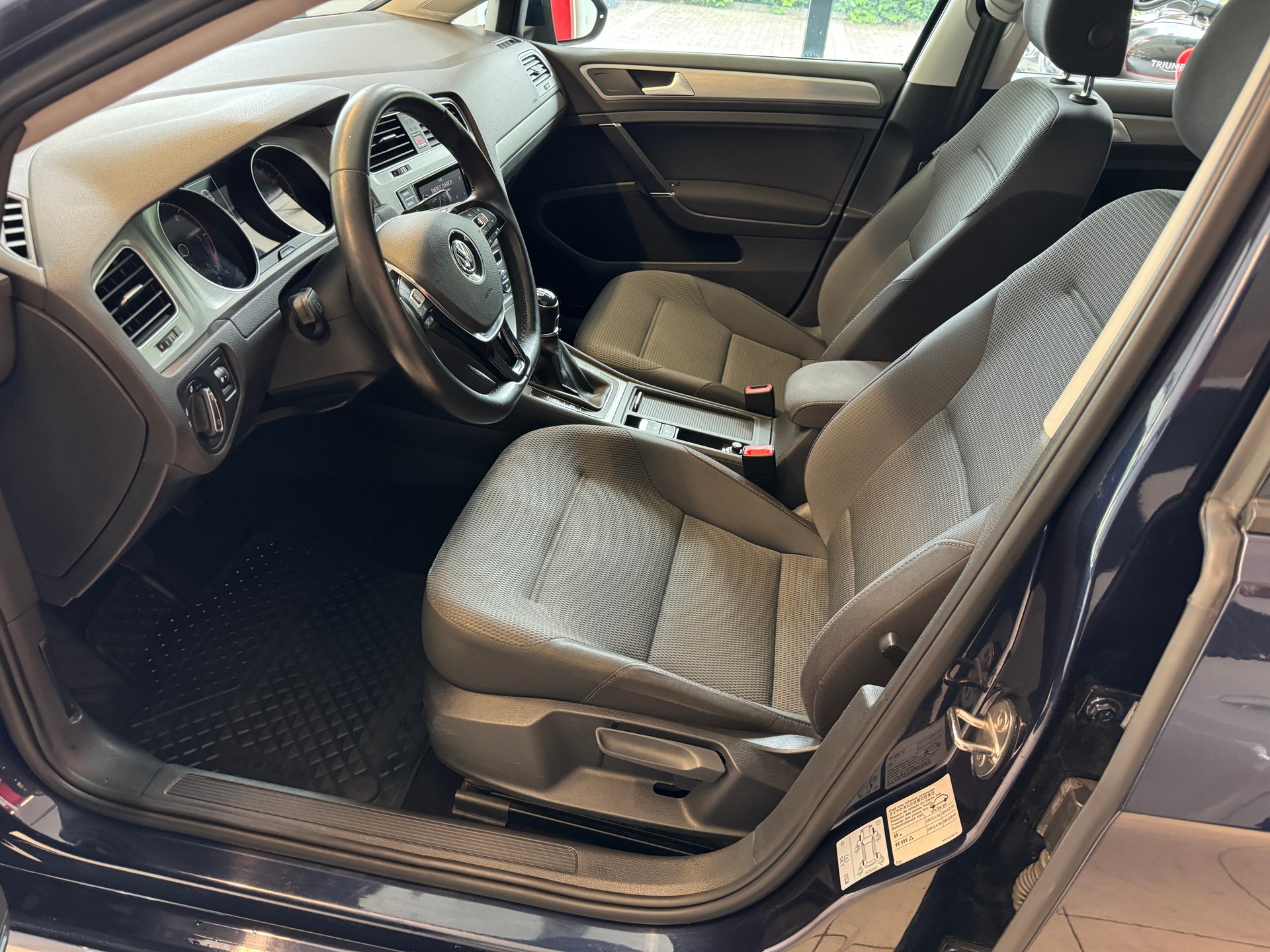 VW Golf 1.6 TDI Comfortline 4Motion 🇨🇭-image-3