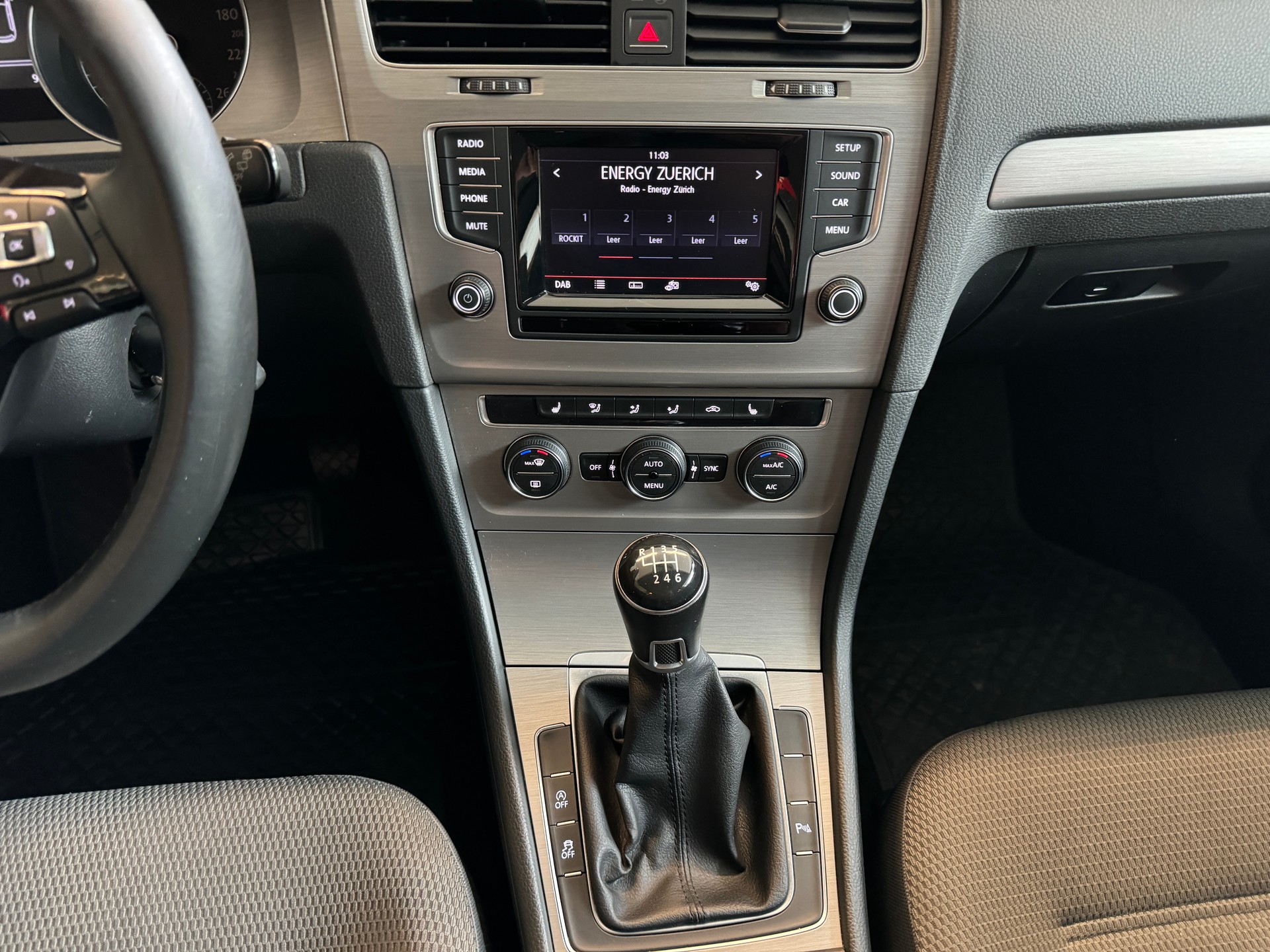 VW Golf 1.6 TDI Comfortline 4Motion 🇨🇭-image-8