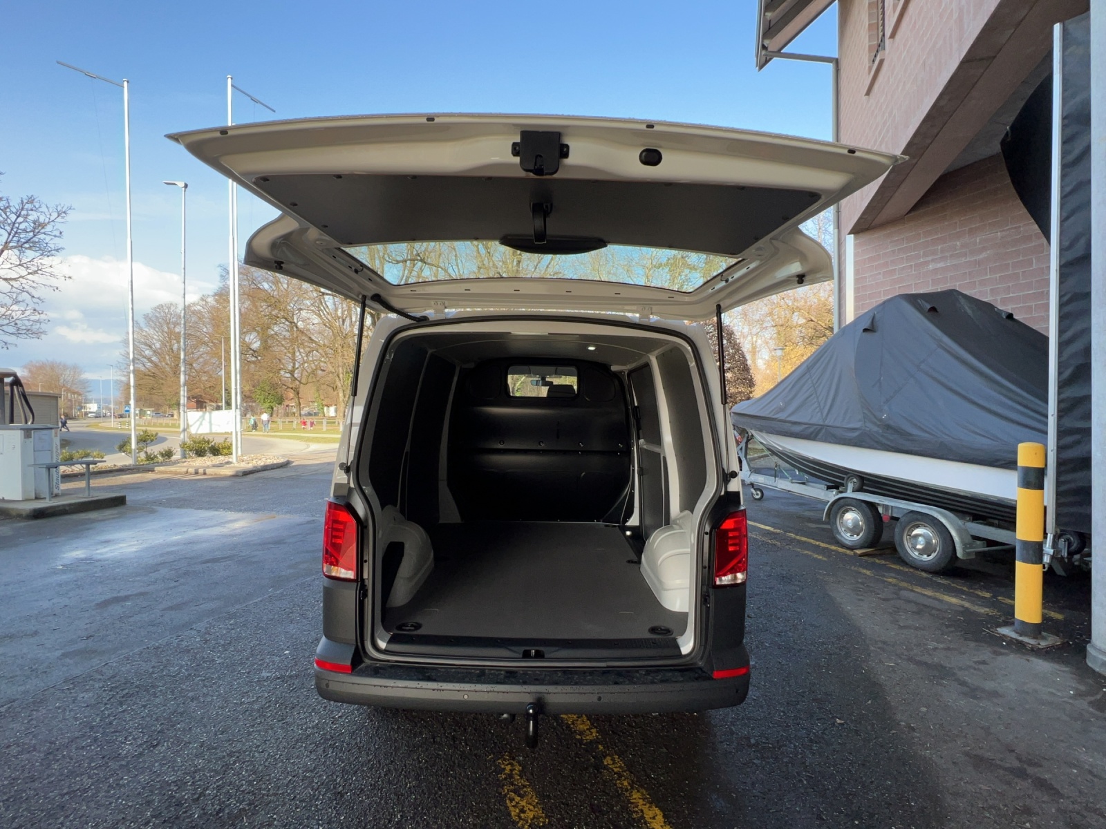 VW T6.1 2.0 TDI Entry-image-10
