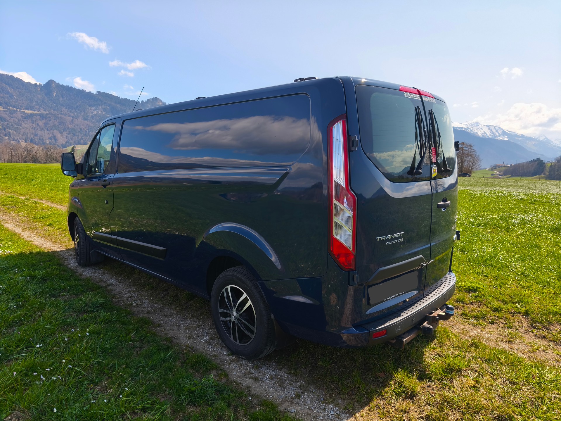 FORD Transit Custom Van 300 L2H1 Limited A-image-4