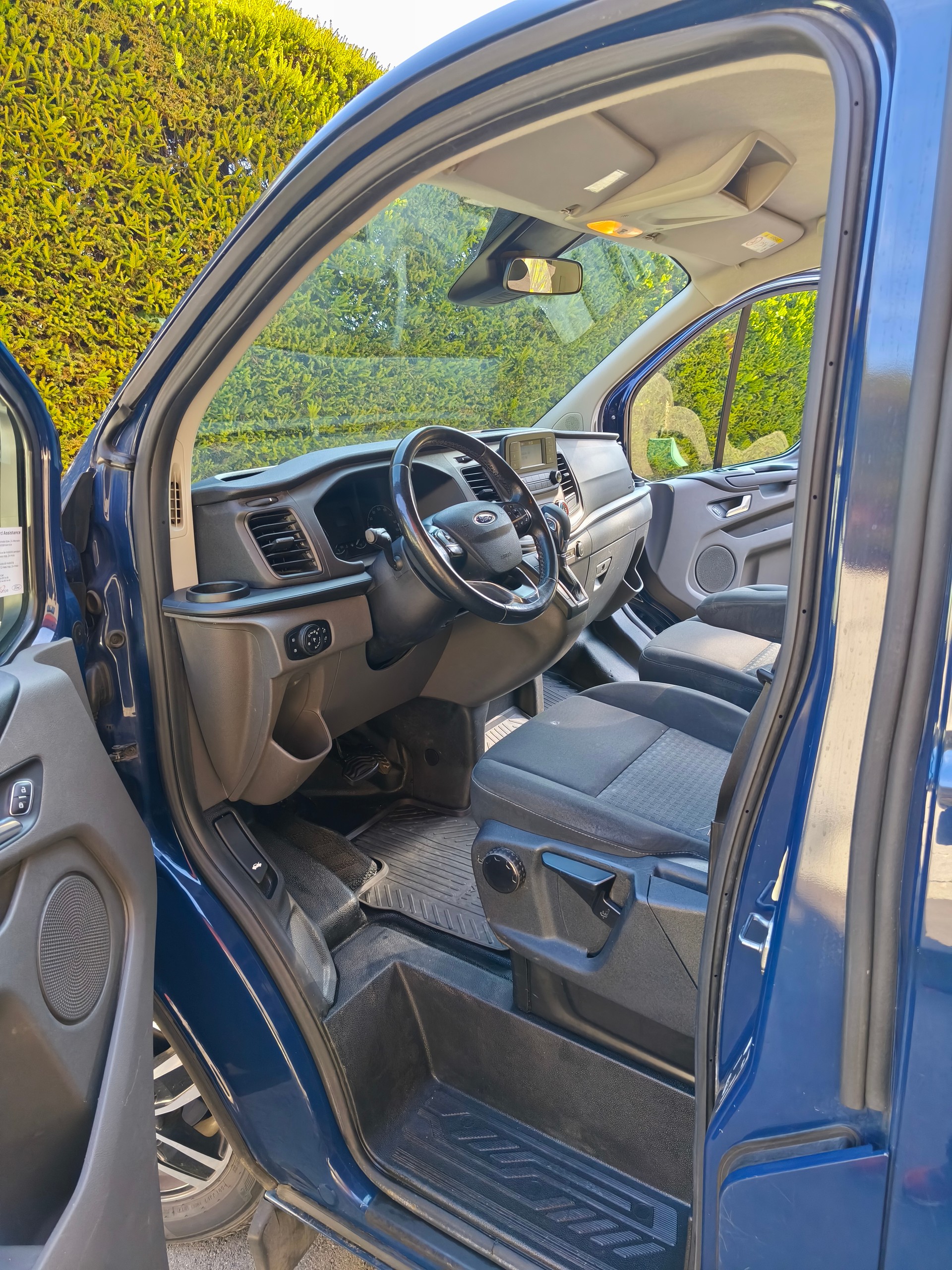 FORD Transit Custom Van 300 L2H1 Limited A-image-1