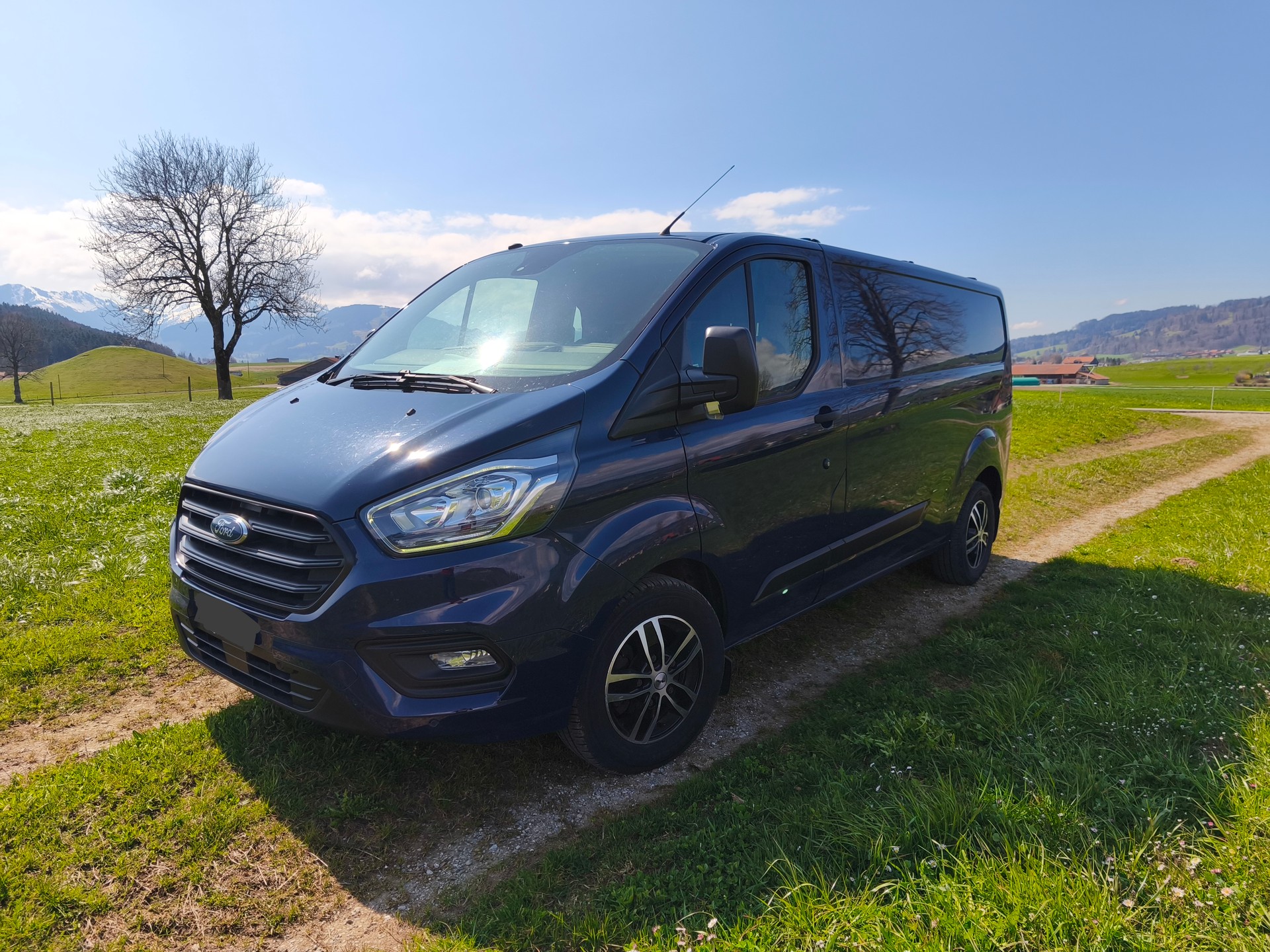 FORD Transit Custom Van 300 L2H1 Limited A-image-5
