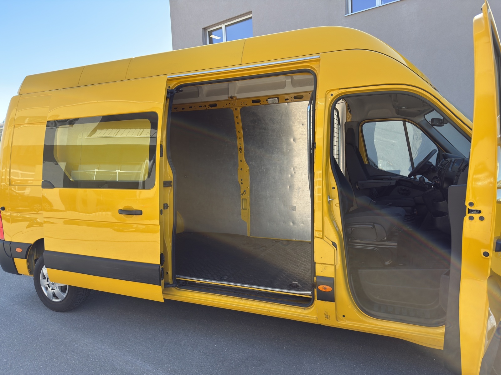 RENAULT Master T35 2.3dCi 130 L3H3-image-19