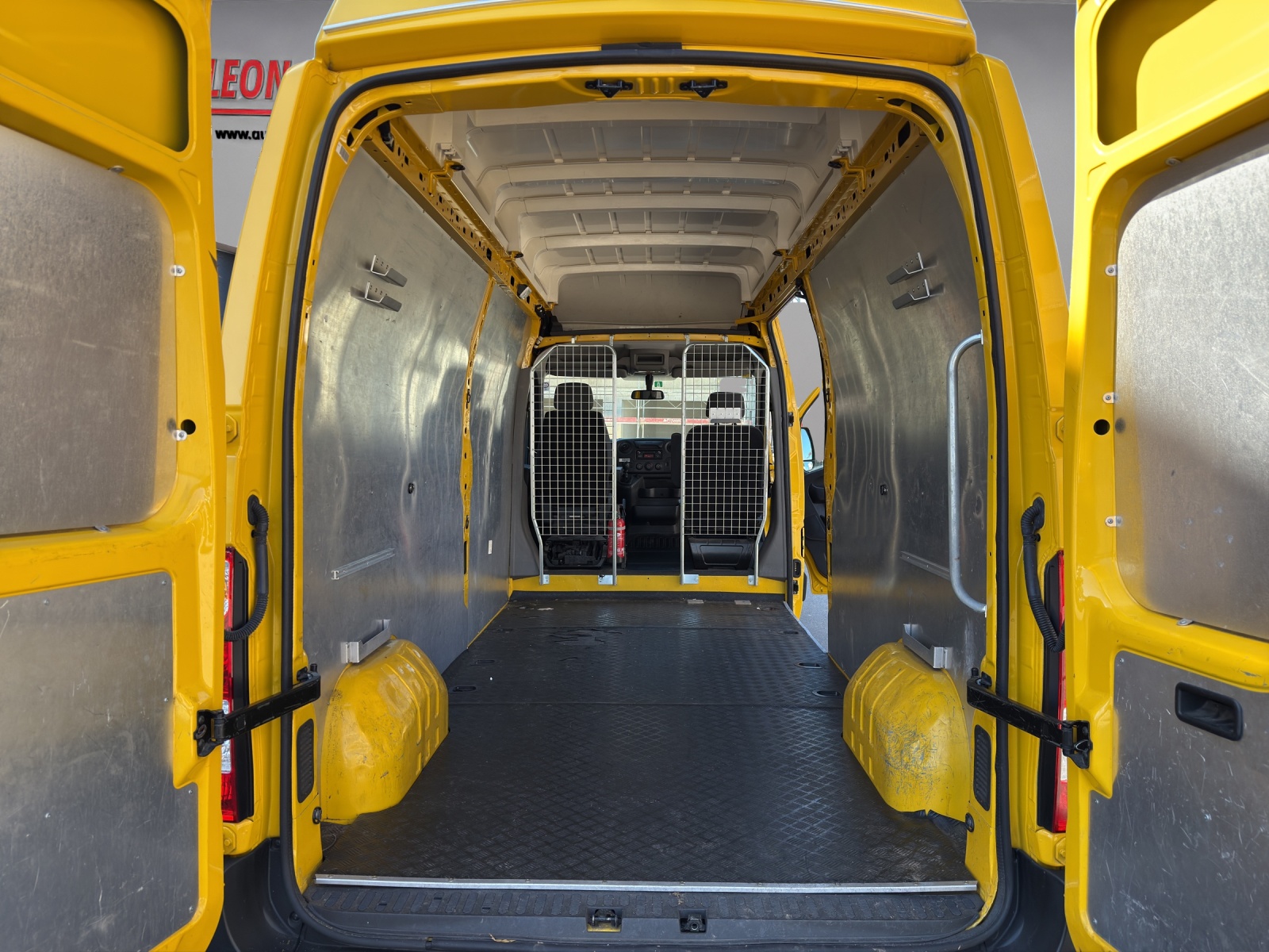 RENAULT Master T35 2.3dCi 130 L3H3-image-16