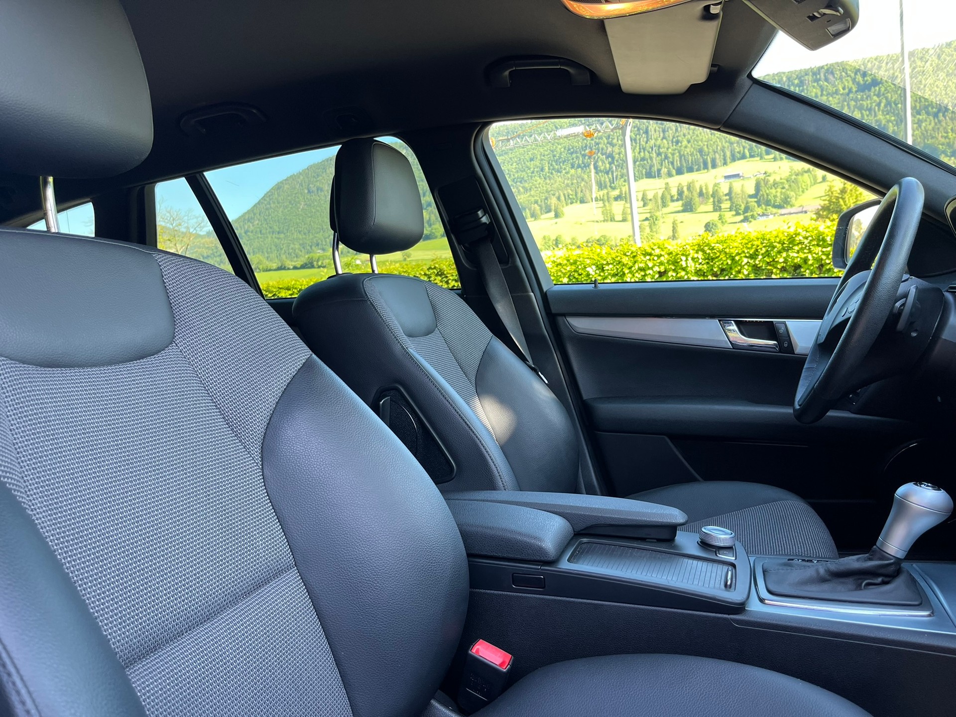MERCEDES-BENZ C 230 Avantgarde 7G-Tronic-image-6