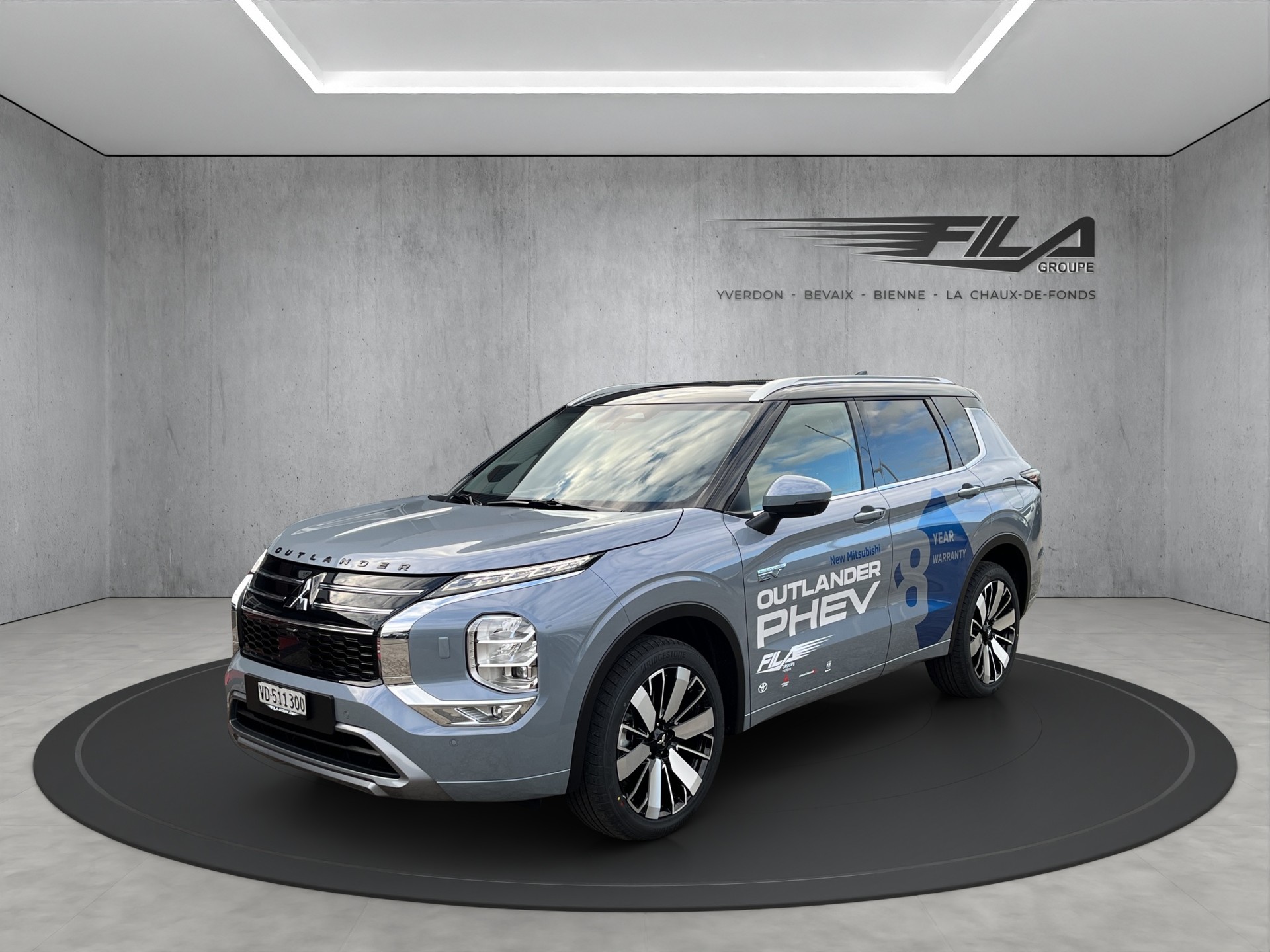 MITSUBISHI OUTLANDER 2.4 PHEV Instyle 4x4-image-0