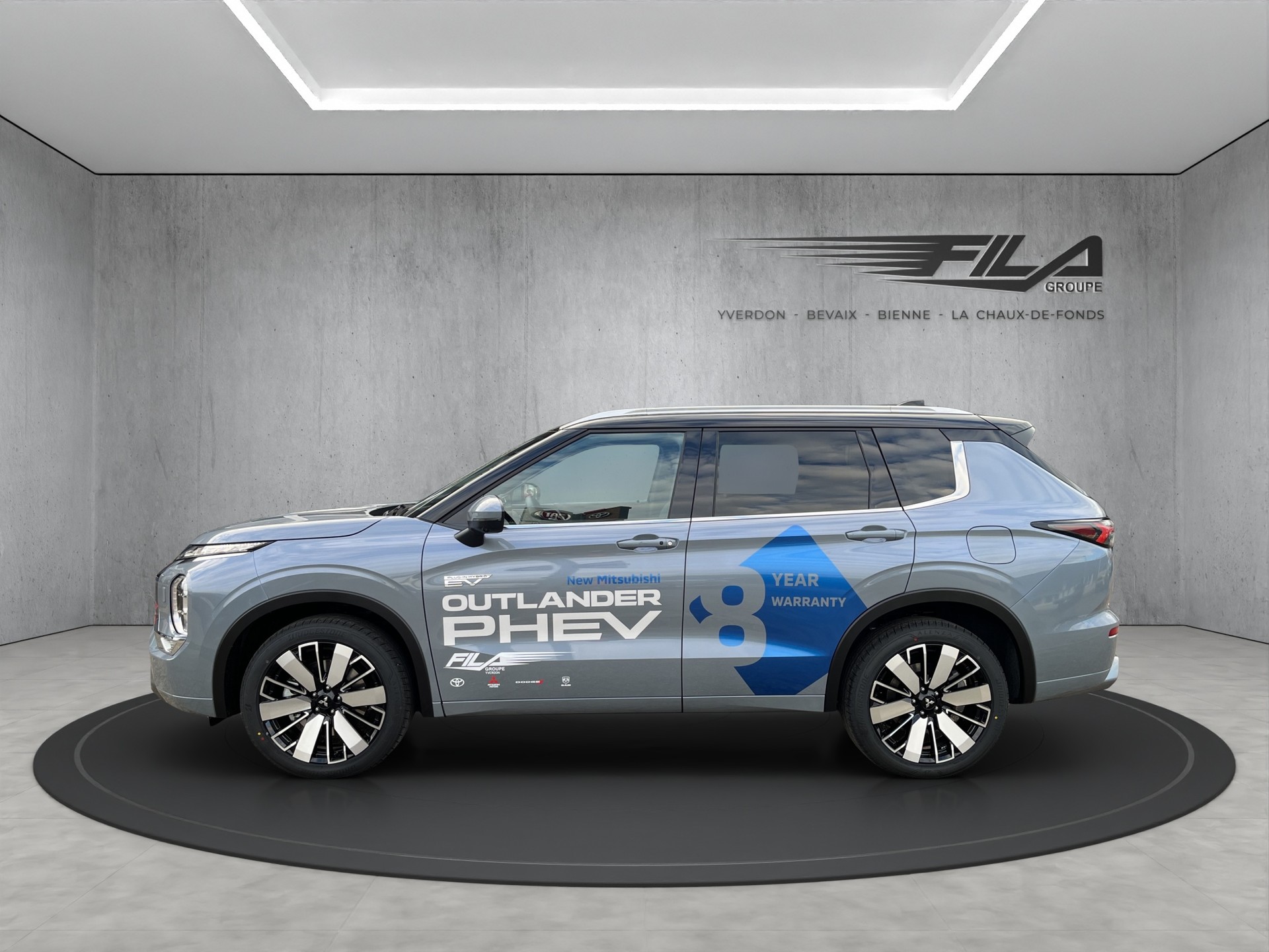 MITSUBISHI OUTLANDER 2.4 PHEV Instyle 4x4-image-2