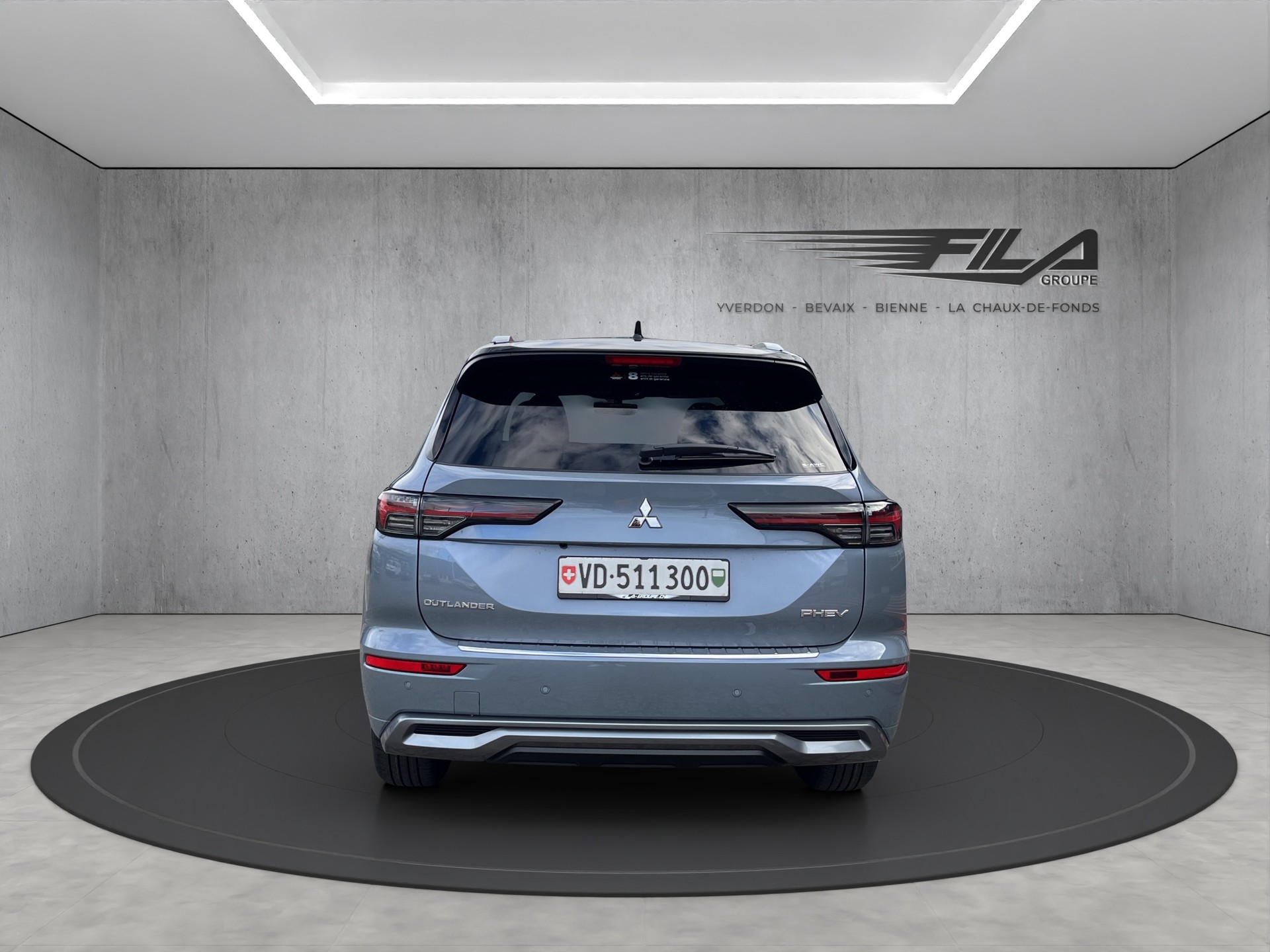 MITSUBISHI OUTLANDER 2.4 PHEV Instyle 4x4-image-3