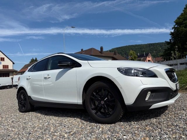 VOLVO V40 Cross Country D3 Summum Geartronic-image-1