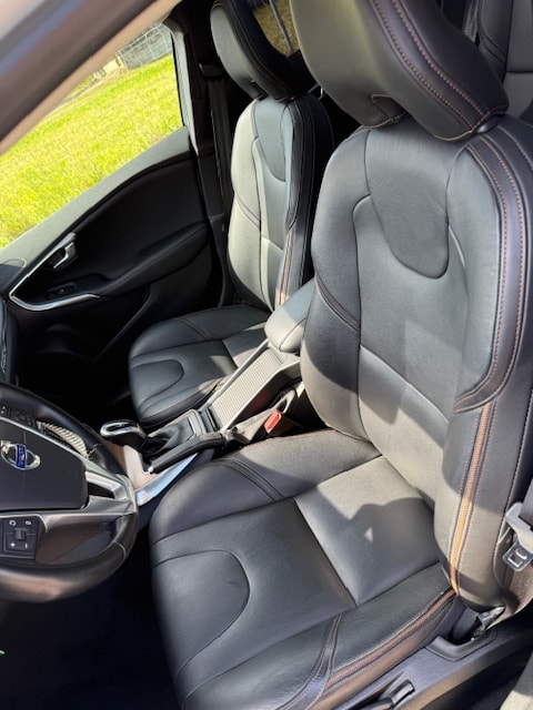 VOLVO V40 Cross Country D3 Summum Geartronic-image-8