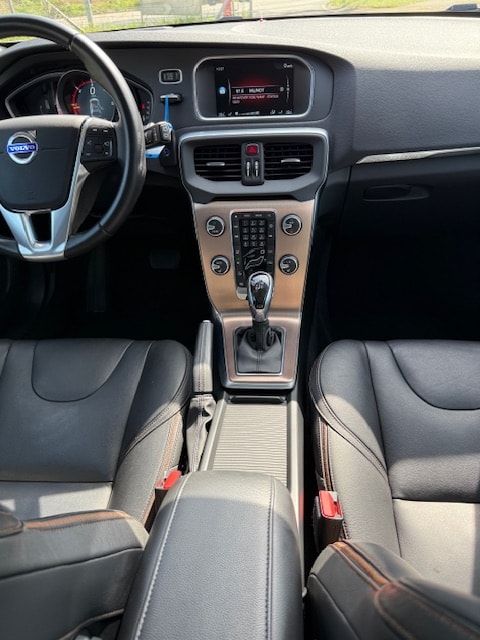 VOLVO V40 Cross Country D3 Summum Geartronic-image-7