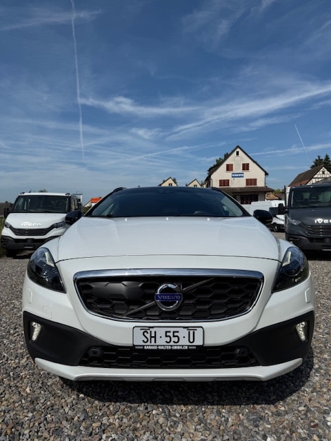 VOLVO V40 Cross Country D3 Summum Geartronic-image-2