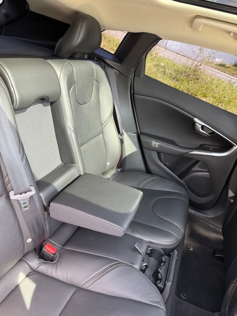 VOLVO V40 Cross Country D3 Summum Geartronic-image-10