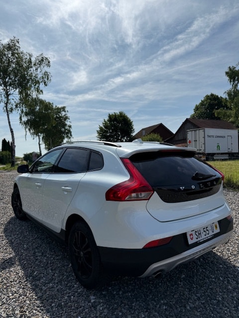VOLVO V40 Cross Country D3 Summum Geartronic-image-4