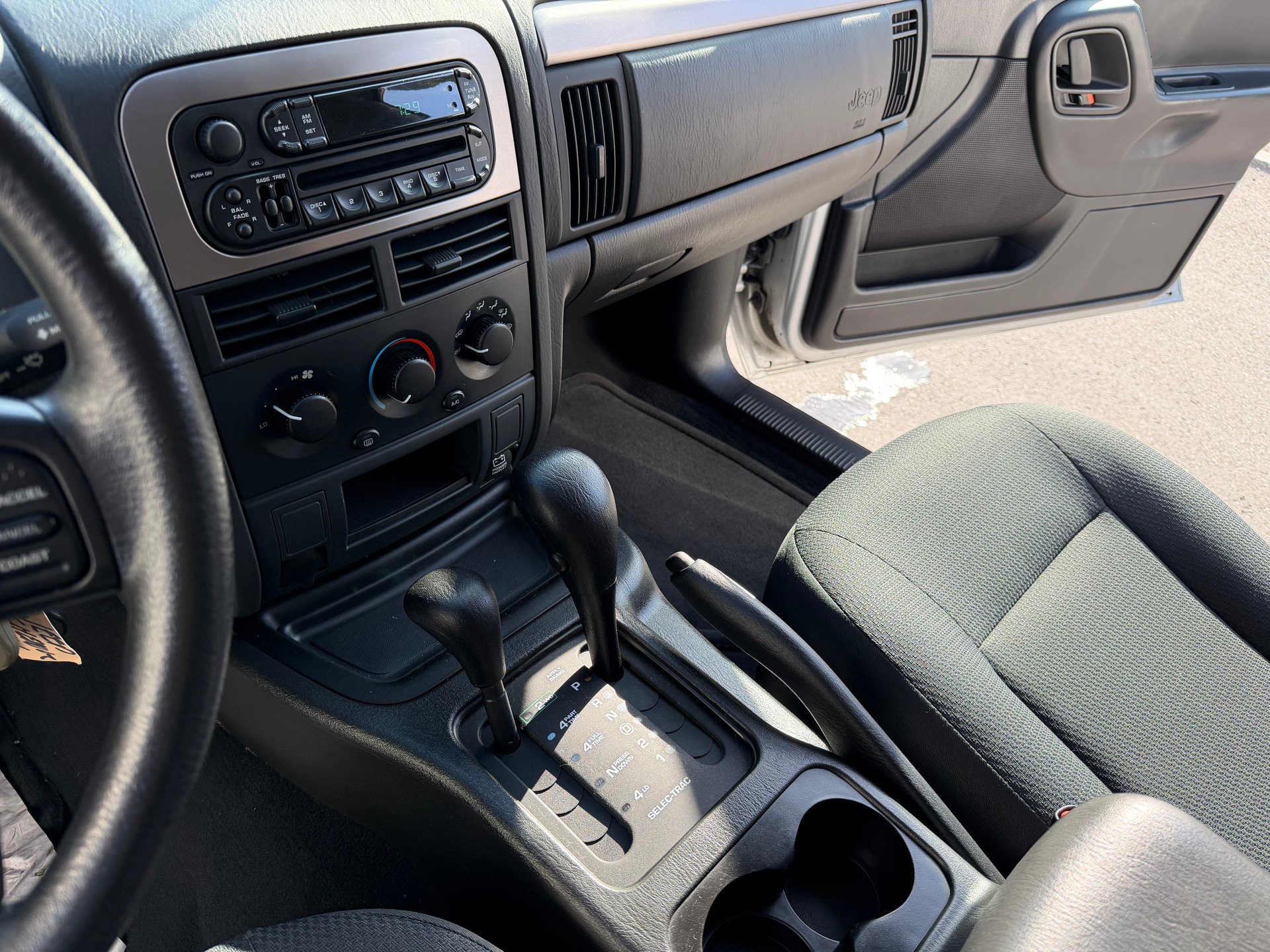 JEEP CHEROKEE 4.0 — 4x4-image-31