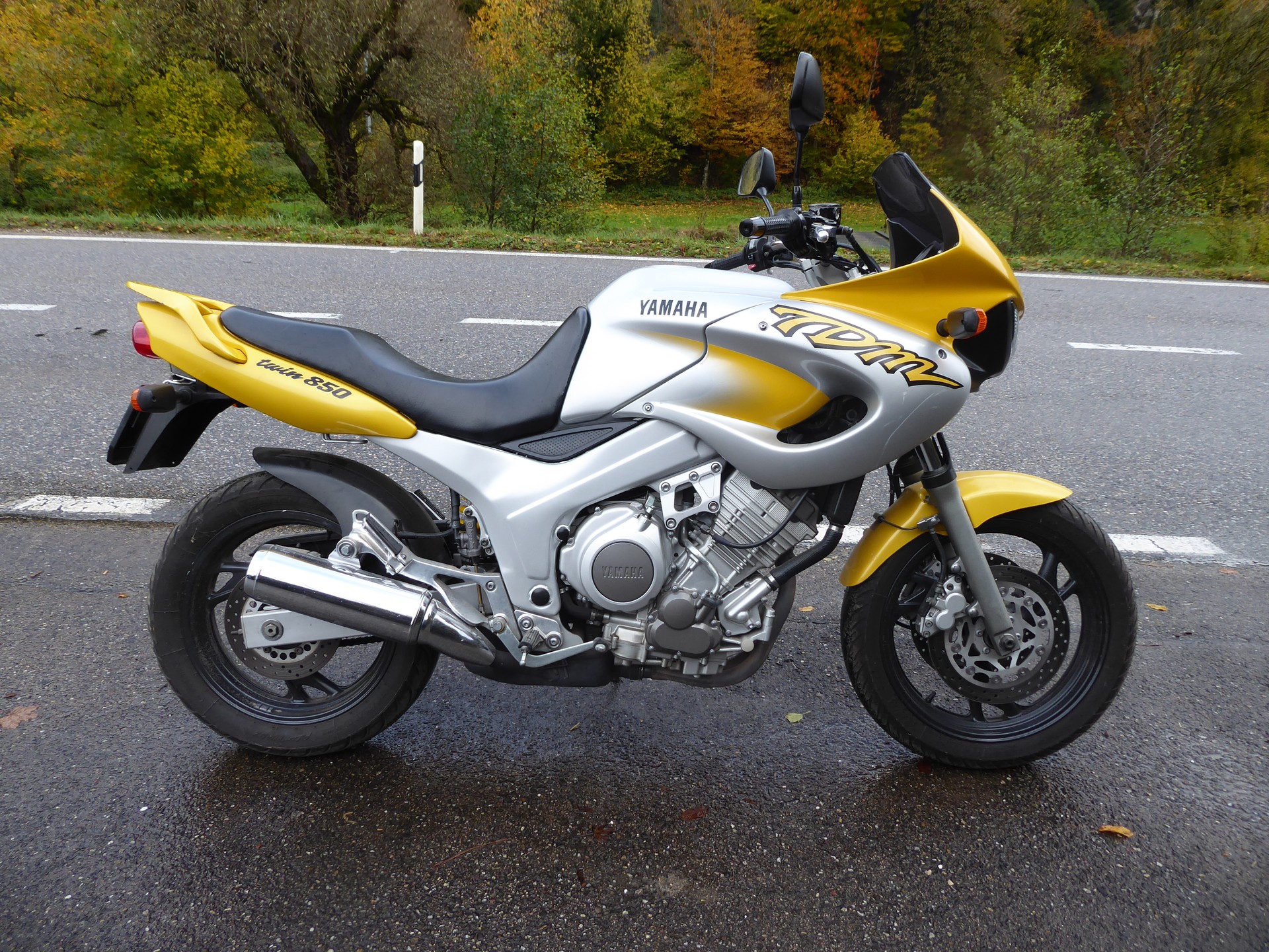 YAMAHA TDM 850