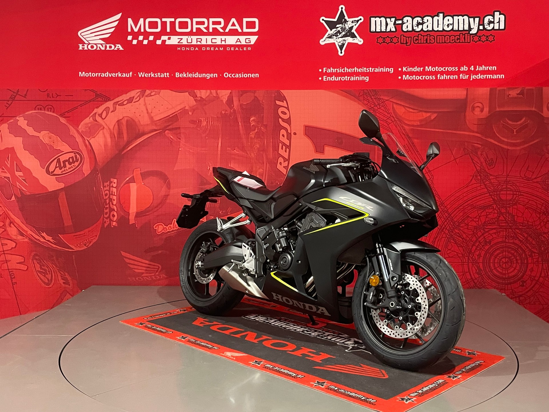 HONDA CBR 650 R E-Clutch*Modell 2026**Neufahrzeug**Matte Gunpowder Black Metallic*-showroom-element-2
