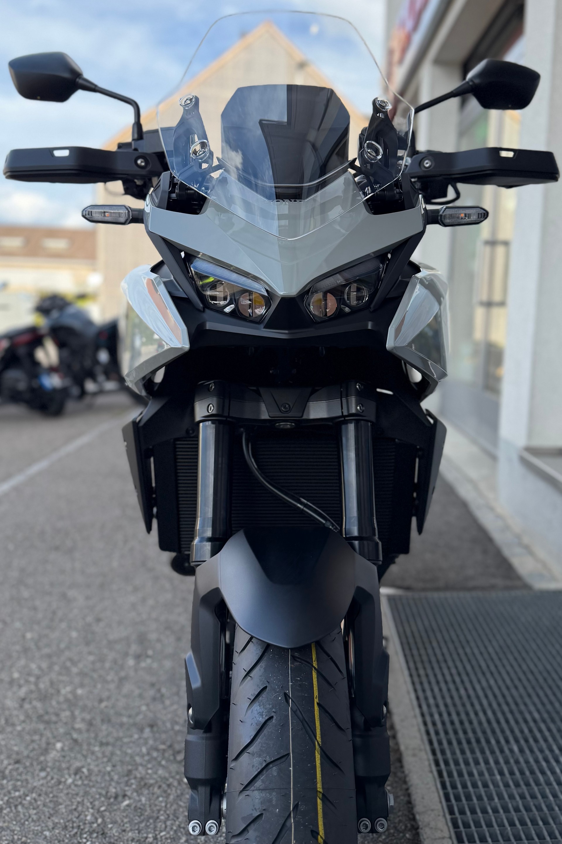 HONDA CB 1000 GT neues Modell 2026-showroom-element-1