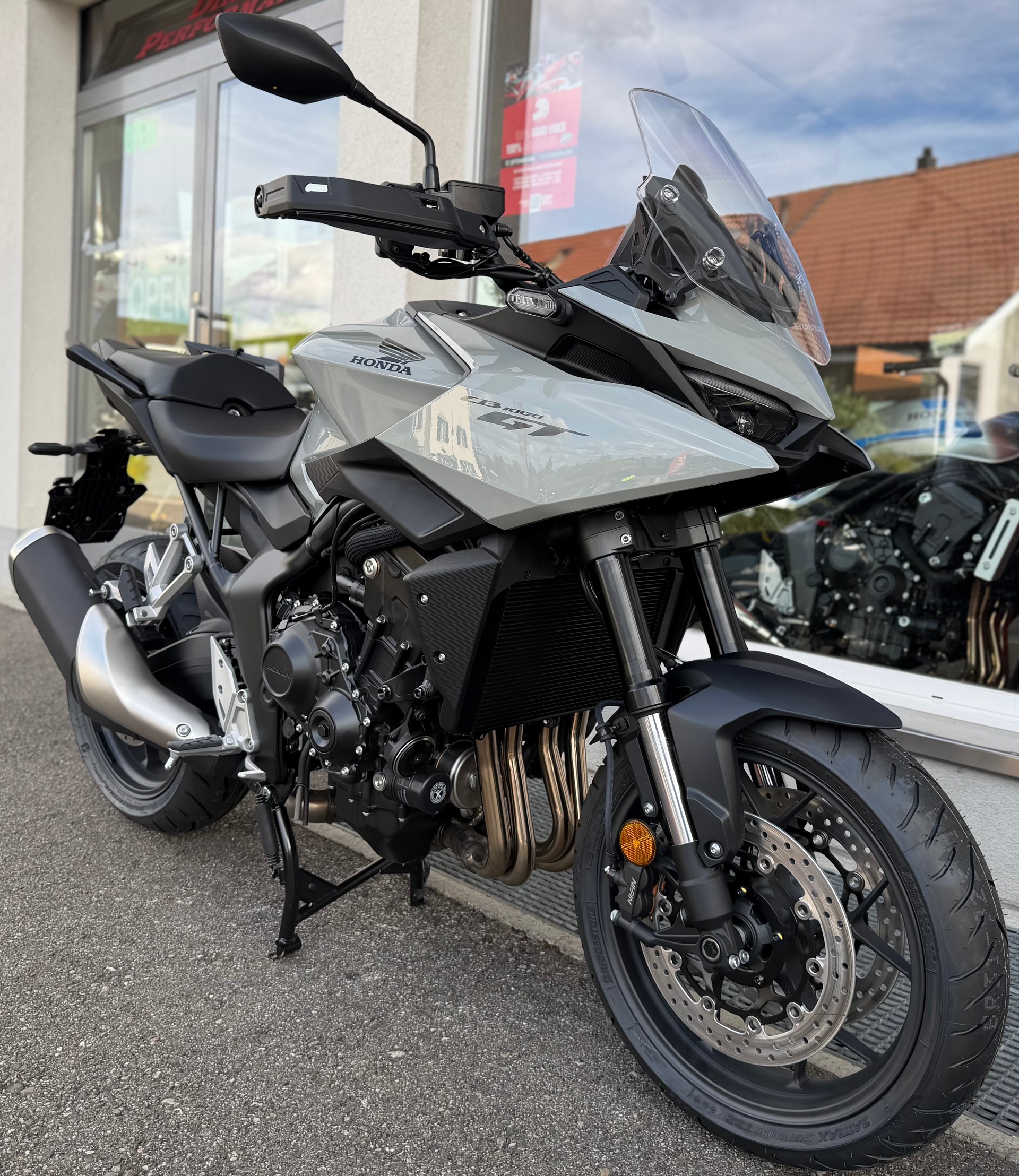 HONDA CB 1000 GT neues Modell 2026-showroom-element-2