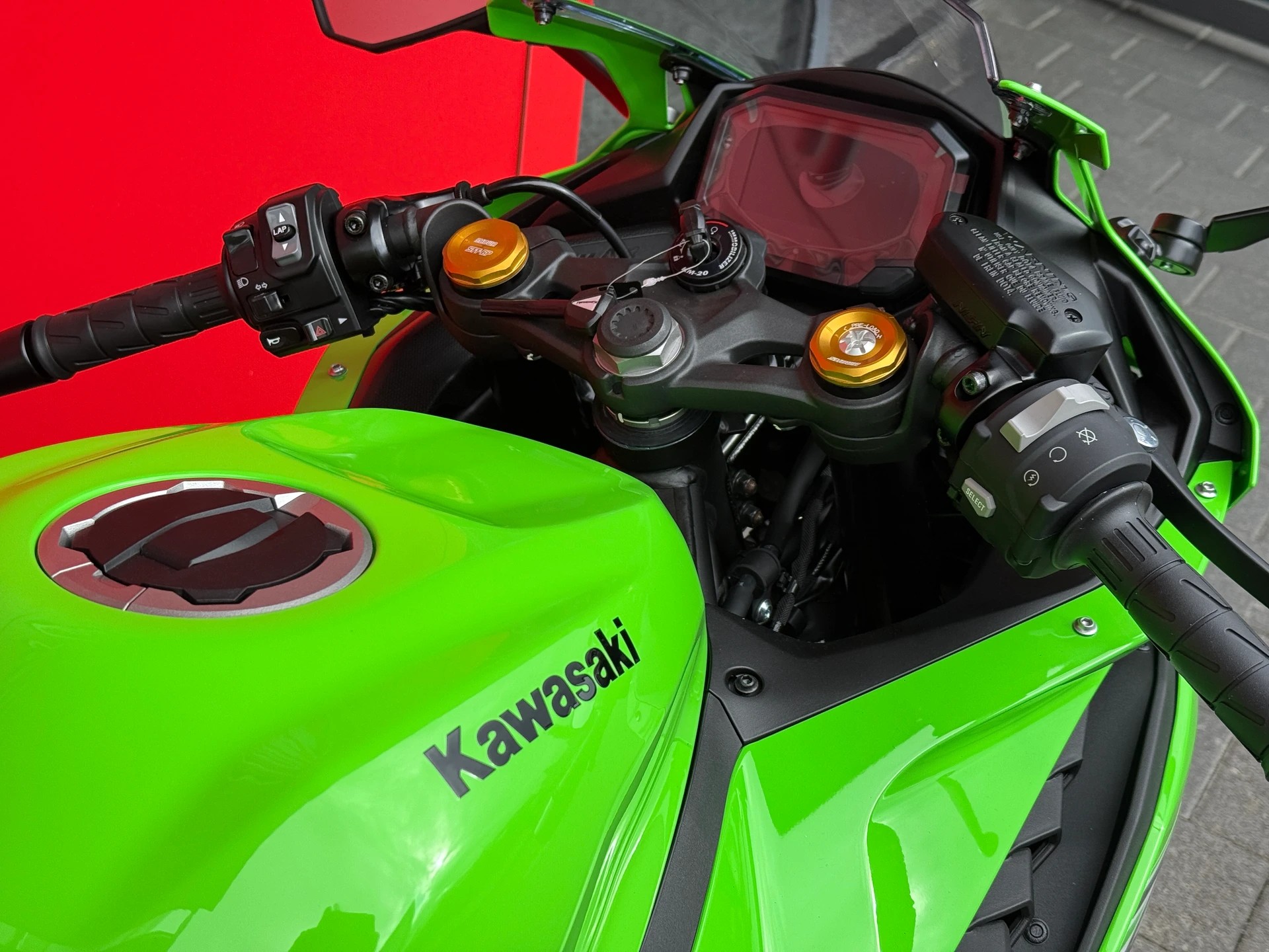KAWASAKI Ninja ZX-4RR-image-13