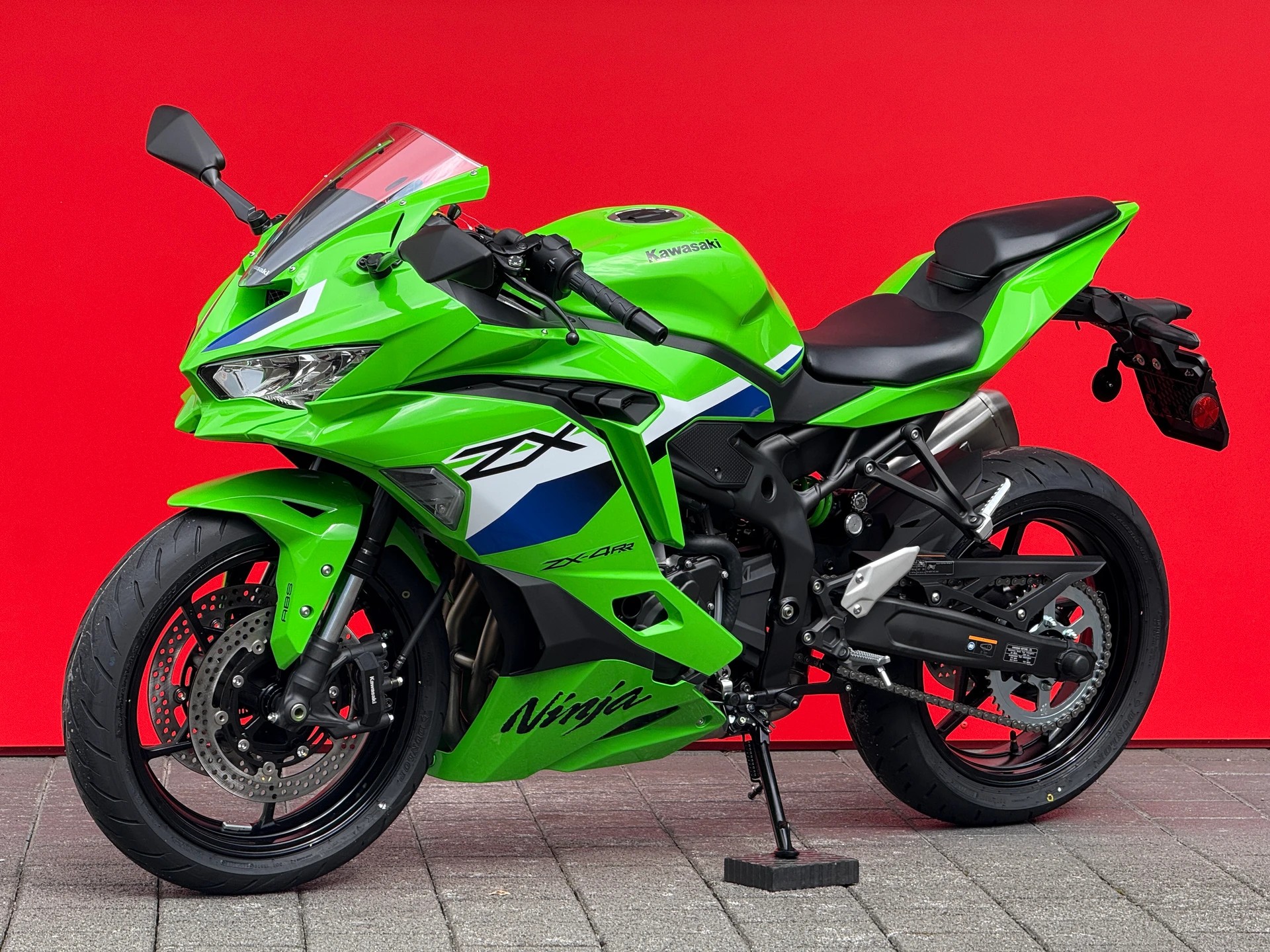 KAWASAKI Ninja ZX-4RR-showroom-element-1