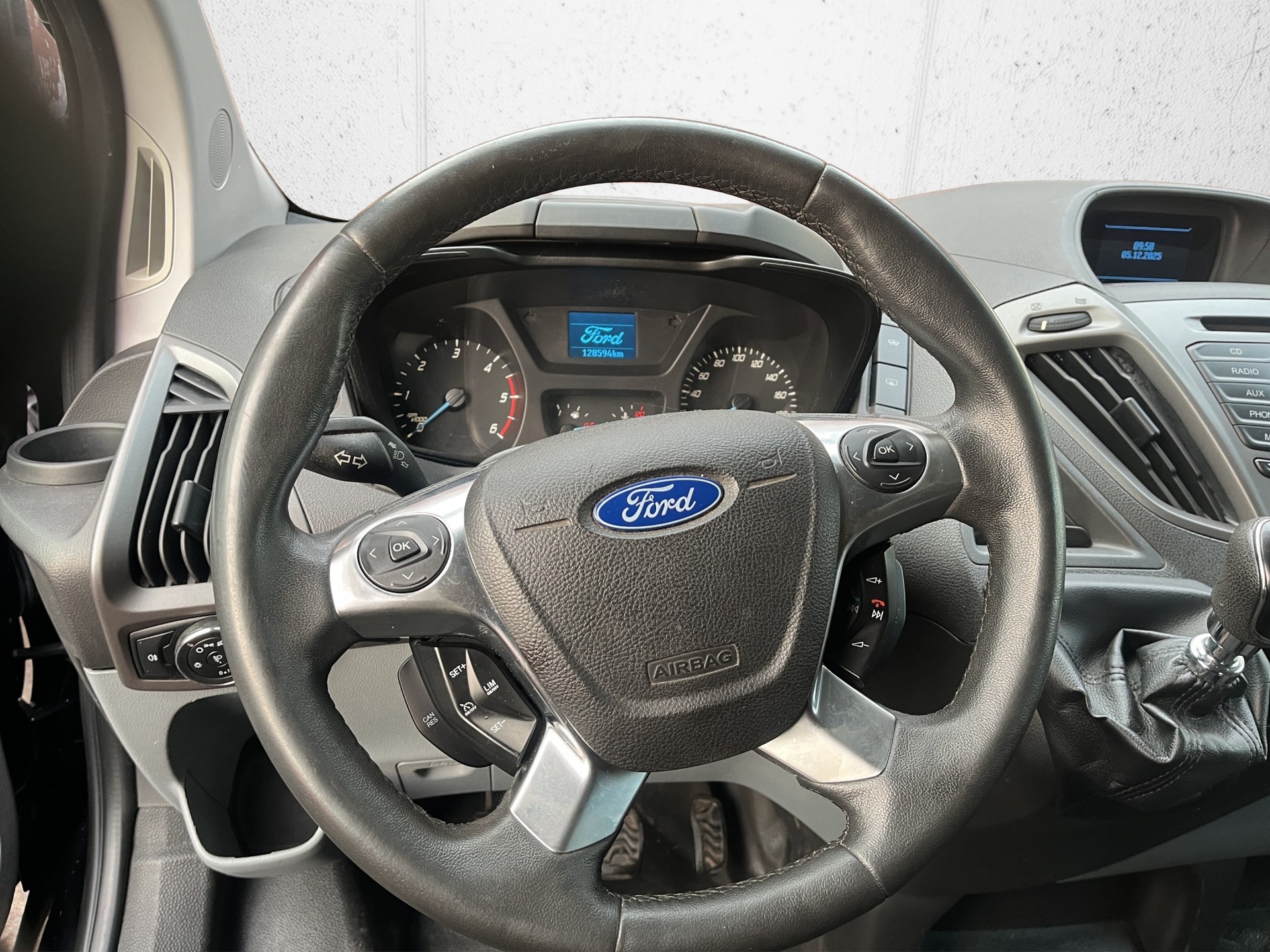 FORD Transit Custom Van 250 L1H1 Level 3-image-8