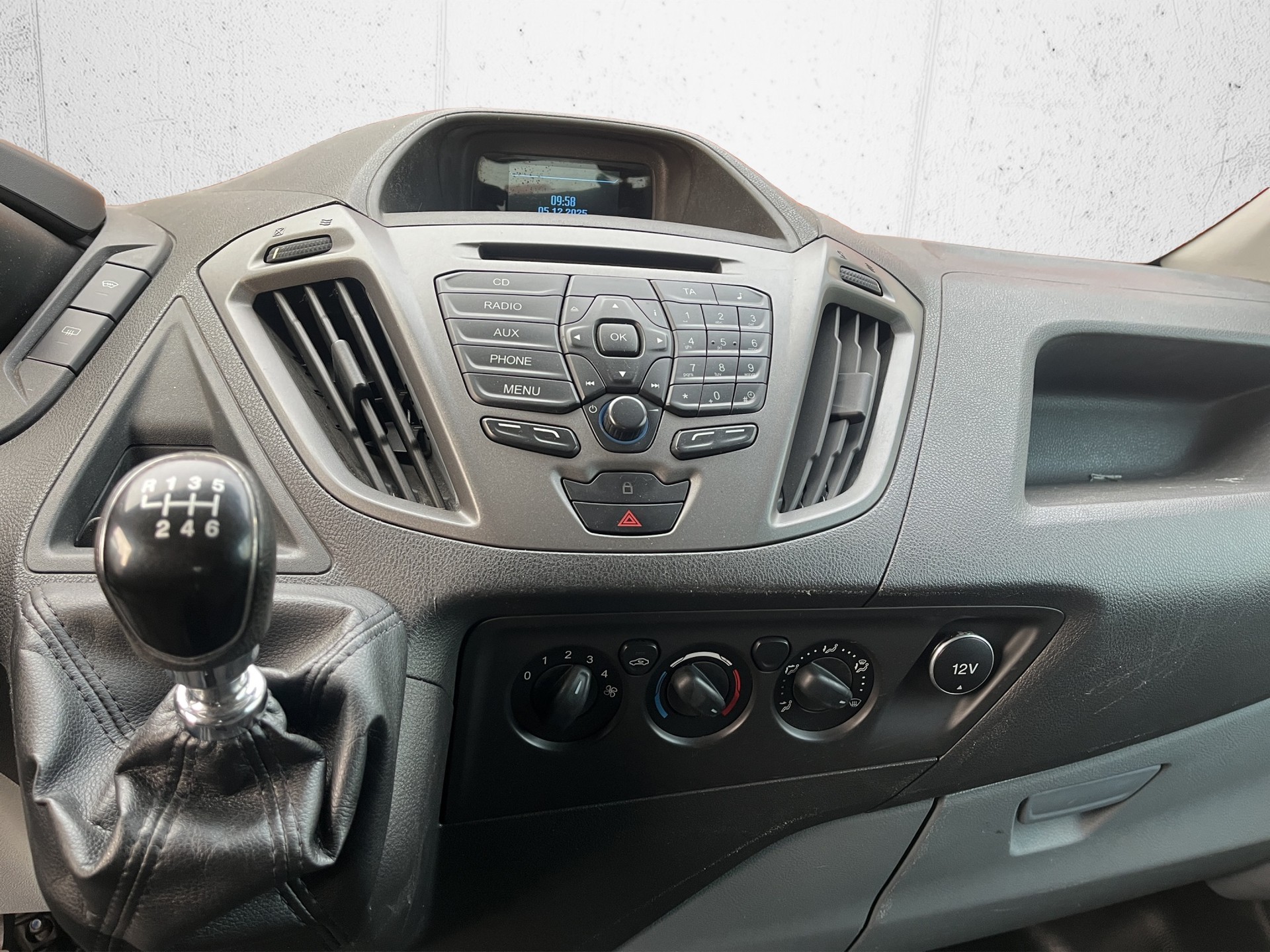 FORD Transit Custom Van 250 L1H1 Level 3-image-14