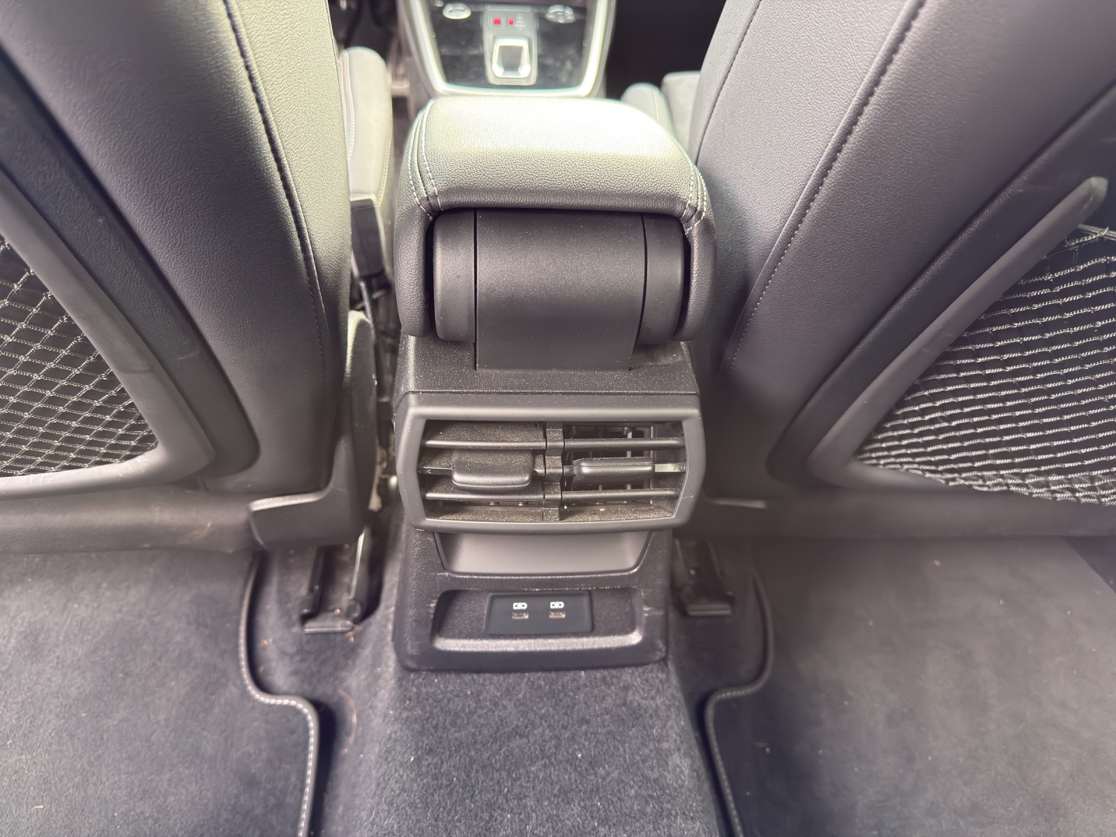 AUDI A3 Sportback 35 TFSI S-tronic-image-10