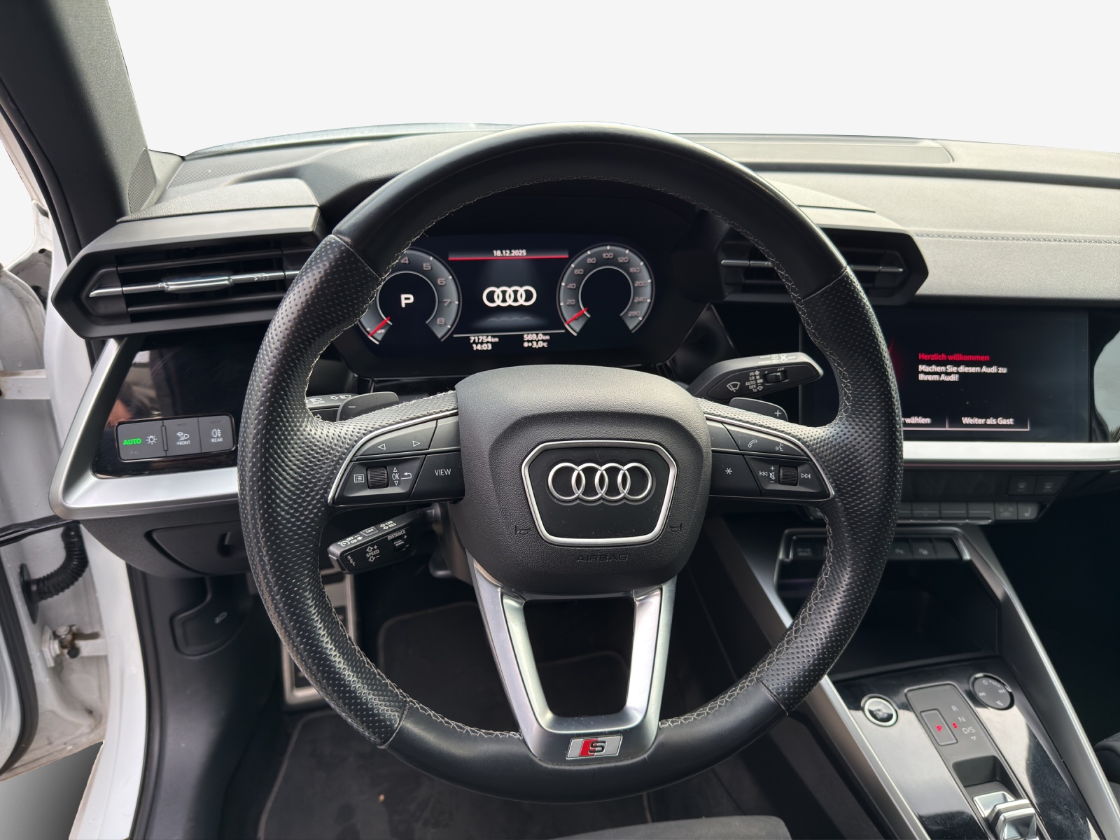 AUDI A3 Sportback 35 TFSI S-tronic-image-9