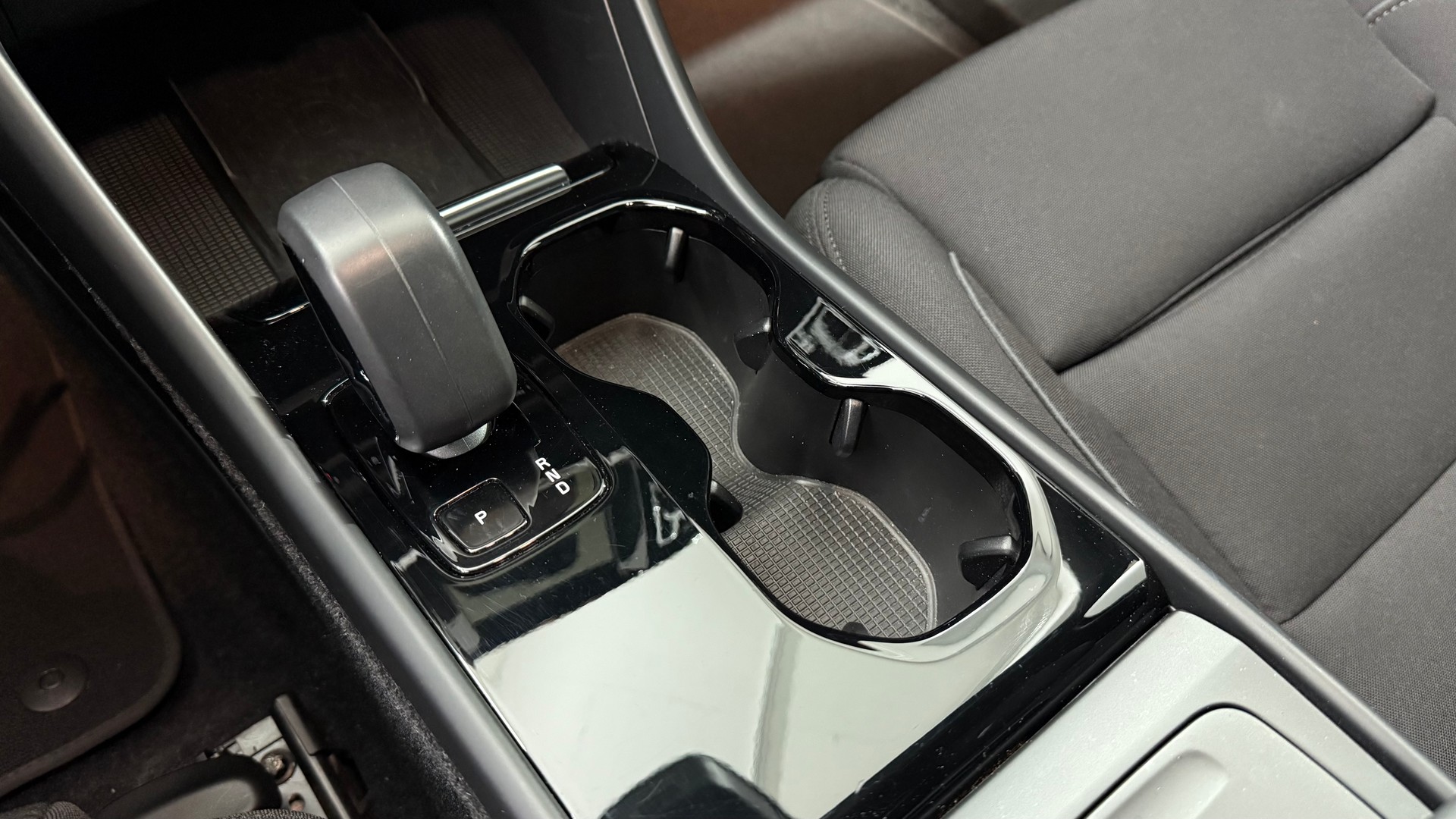 VOLVO XC40 P6 Core-image-10