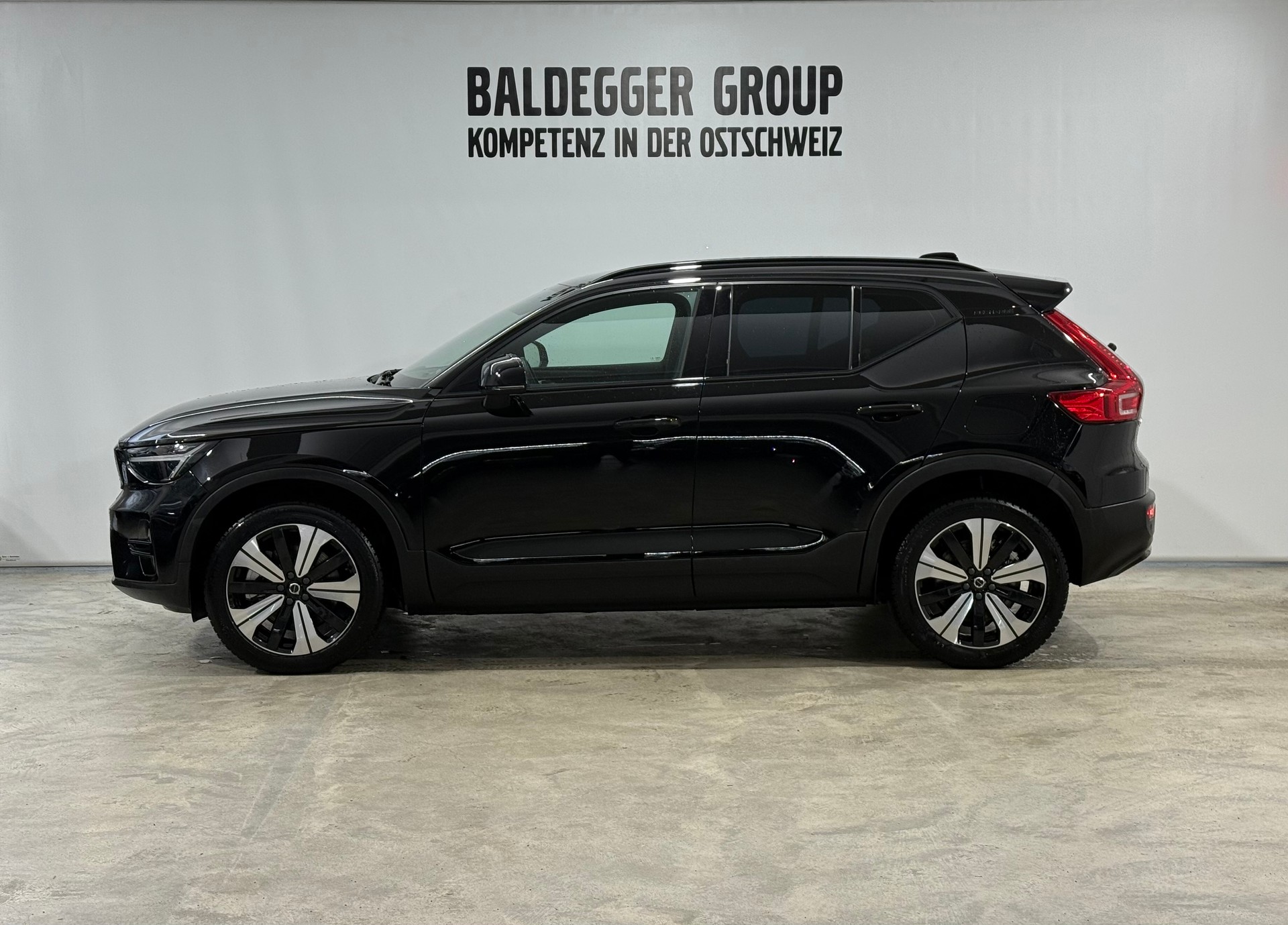 VOLVO XC40 P6 Core-image-1