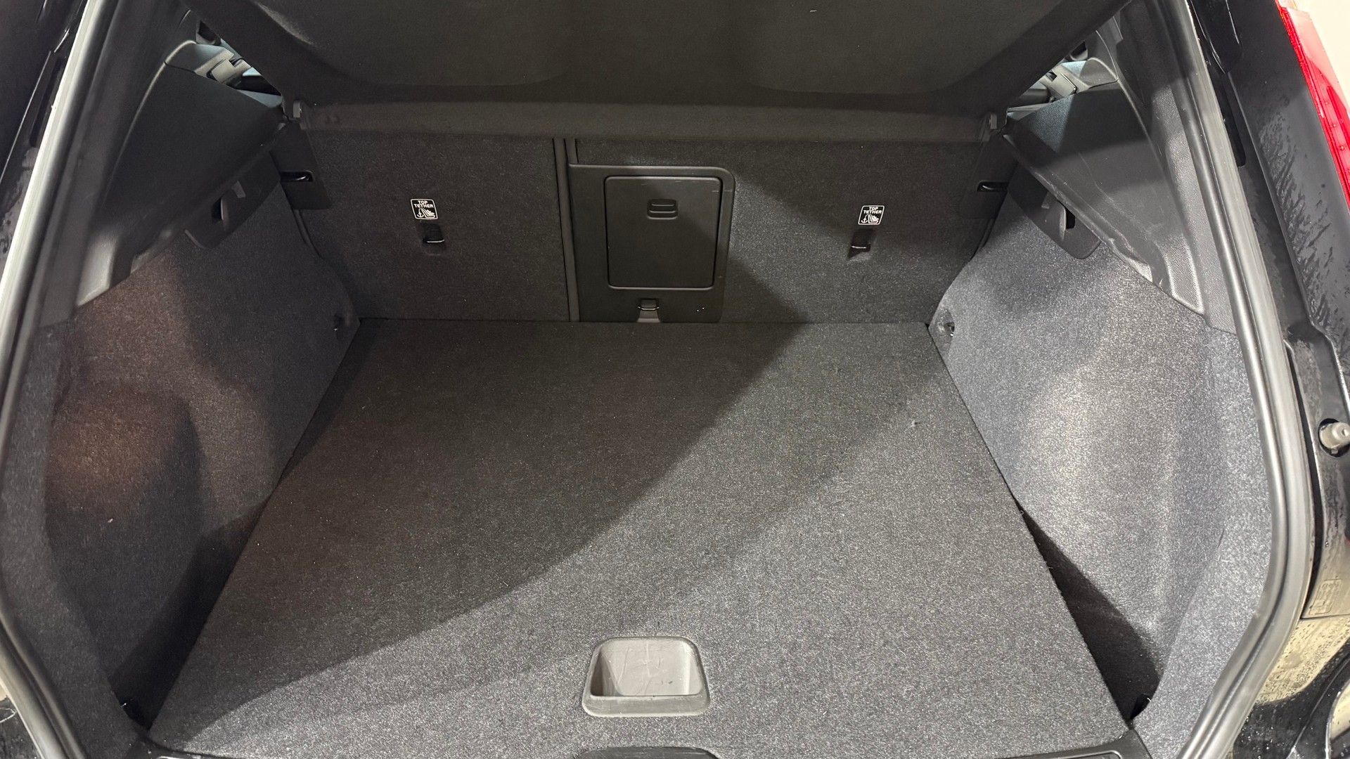 VOLVO XC40 P6 Core-image-6
