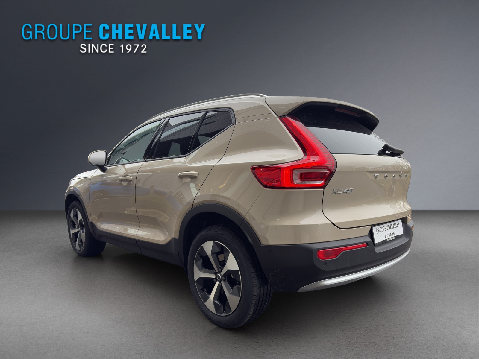 VOLVO XC40 B3 Benzin Mild Hybrid Xcite DCT-image-3