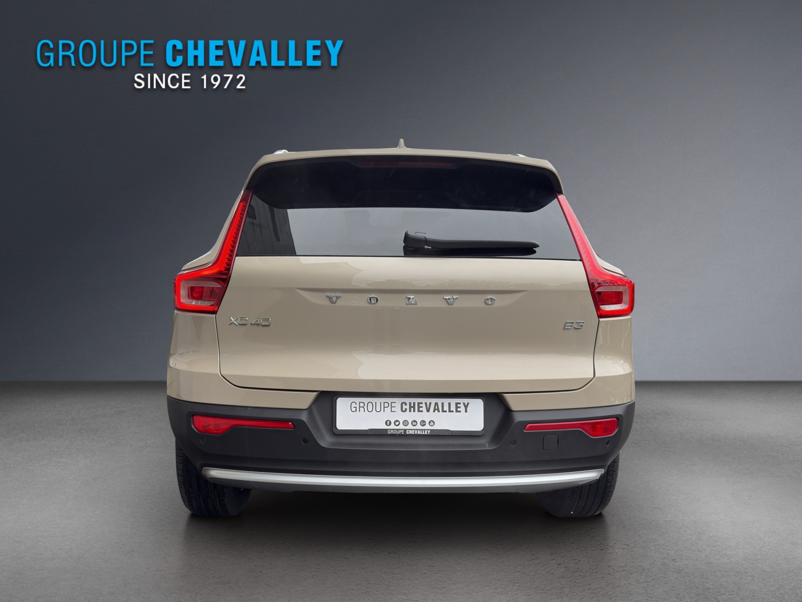 VOLVO XC40 B3 Benzin Mild Hybrid Xcite DCT-image-4