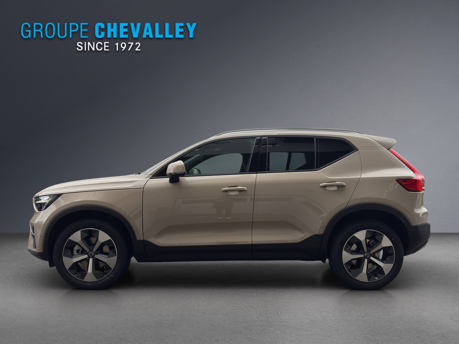 VOLVO XC40 B3 Benzin Mild Hybrid Xcite DCT-image-2