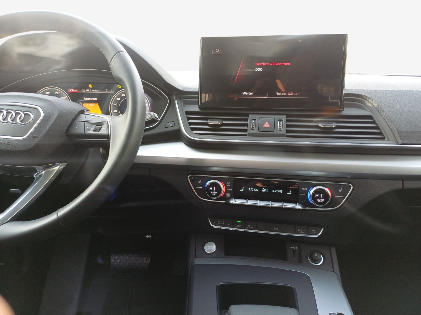 AUDI Q5 50 TFSI e PHEV S line quattro S-tronic-image-10