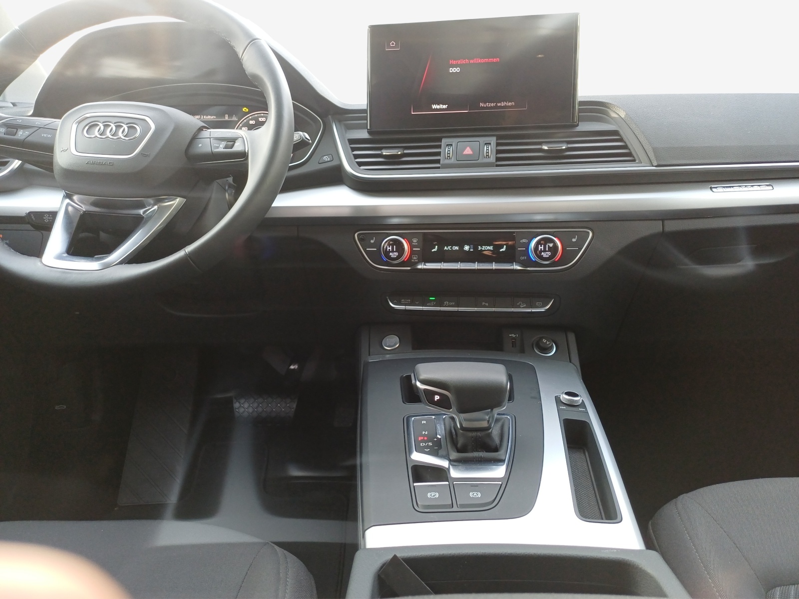 AUDI Q5 50 TFSI e PHEV S line quattro S-tronic-image-8