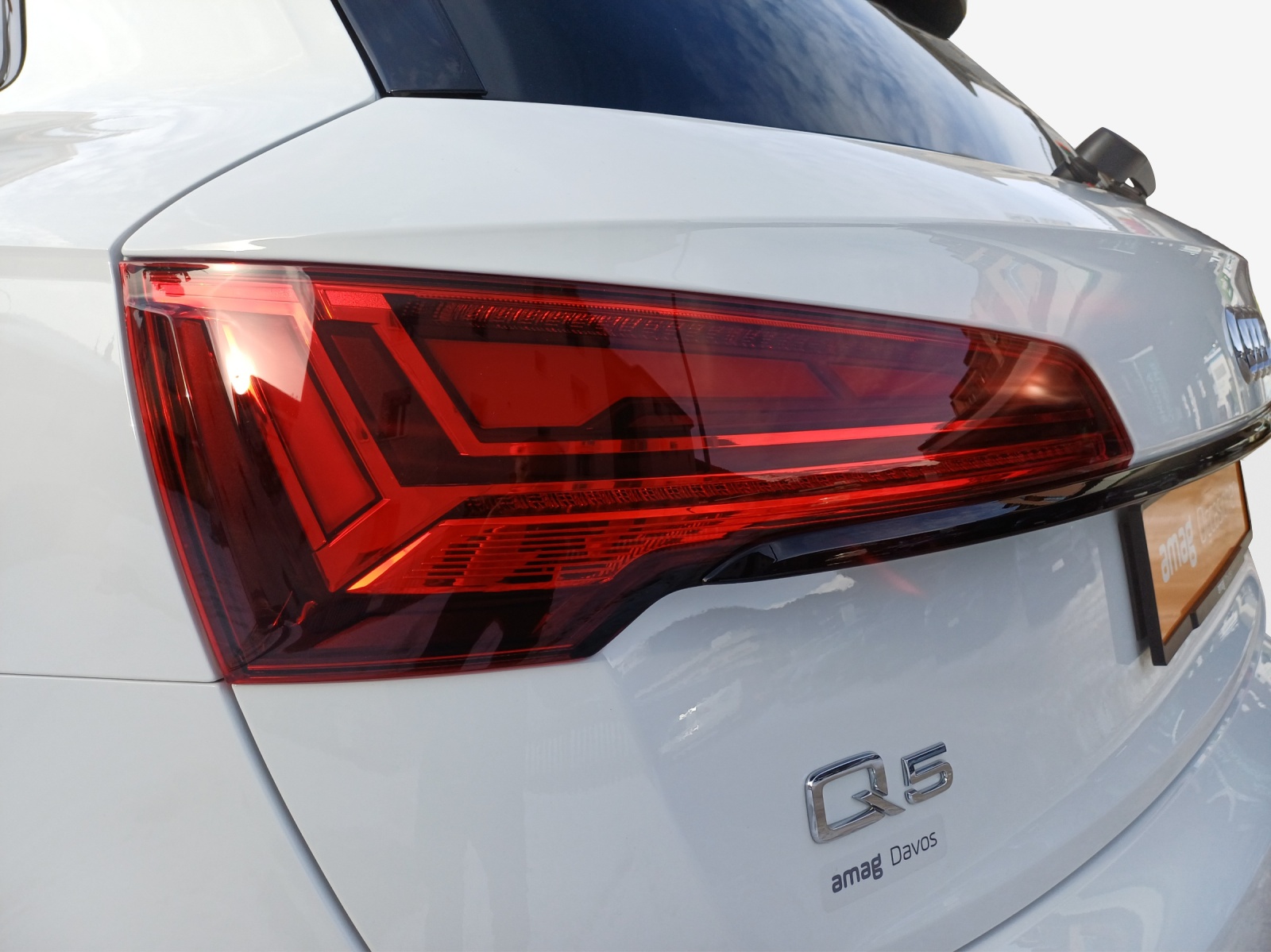 AUDI Q5 50 TFSI e PHEV S line quattro S-tronic-image-15
