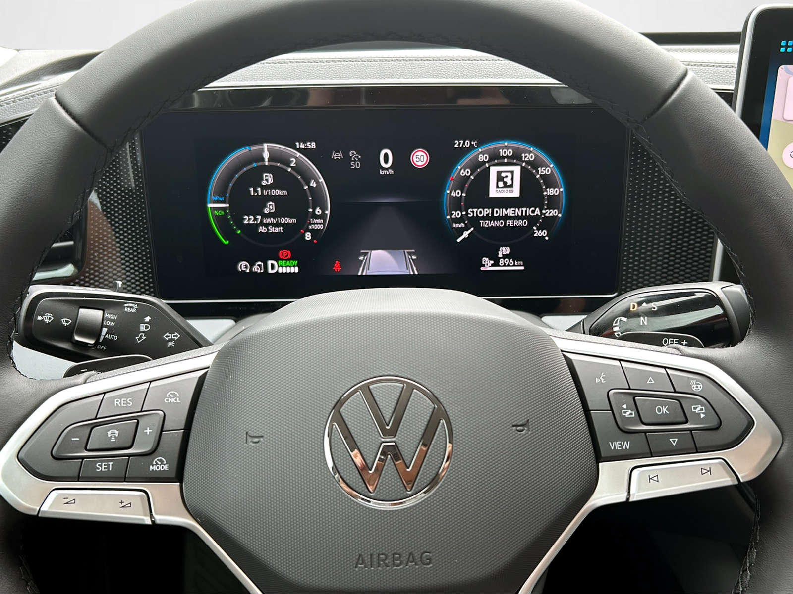 VW Passat Variant Business 1.5 TSI Plug-In-Hybrid GTE DSG-image-9