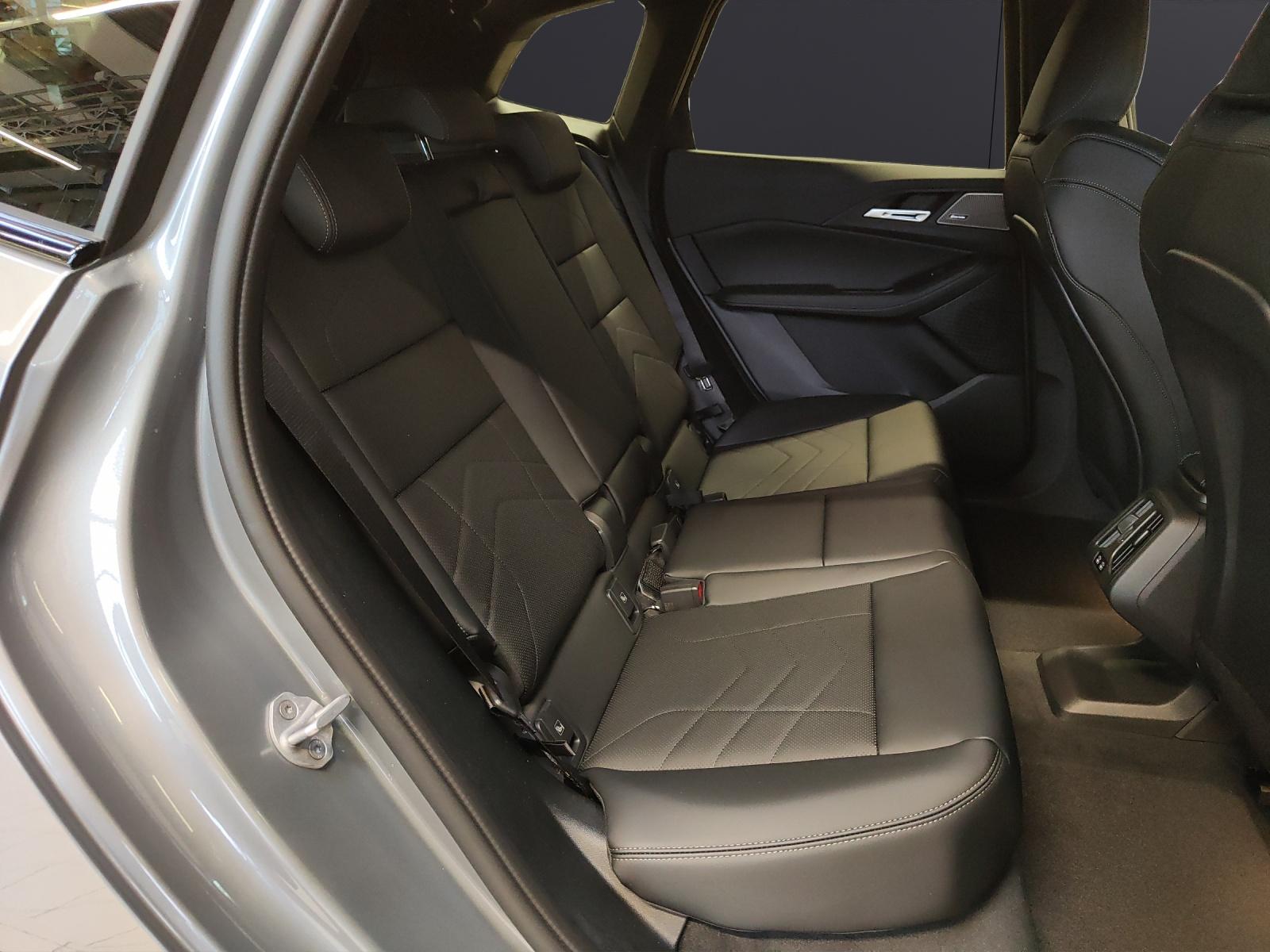 BMW 230e xDrive paddles Active Tourer-image-16