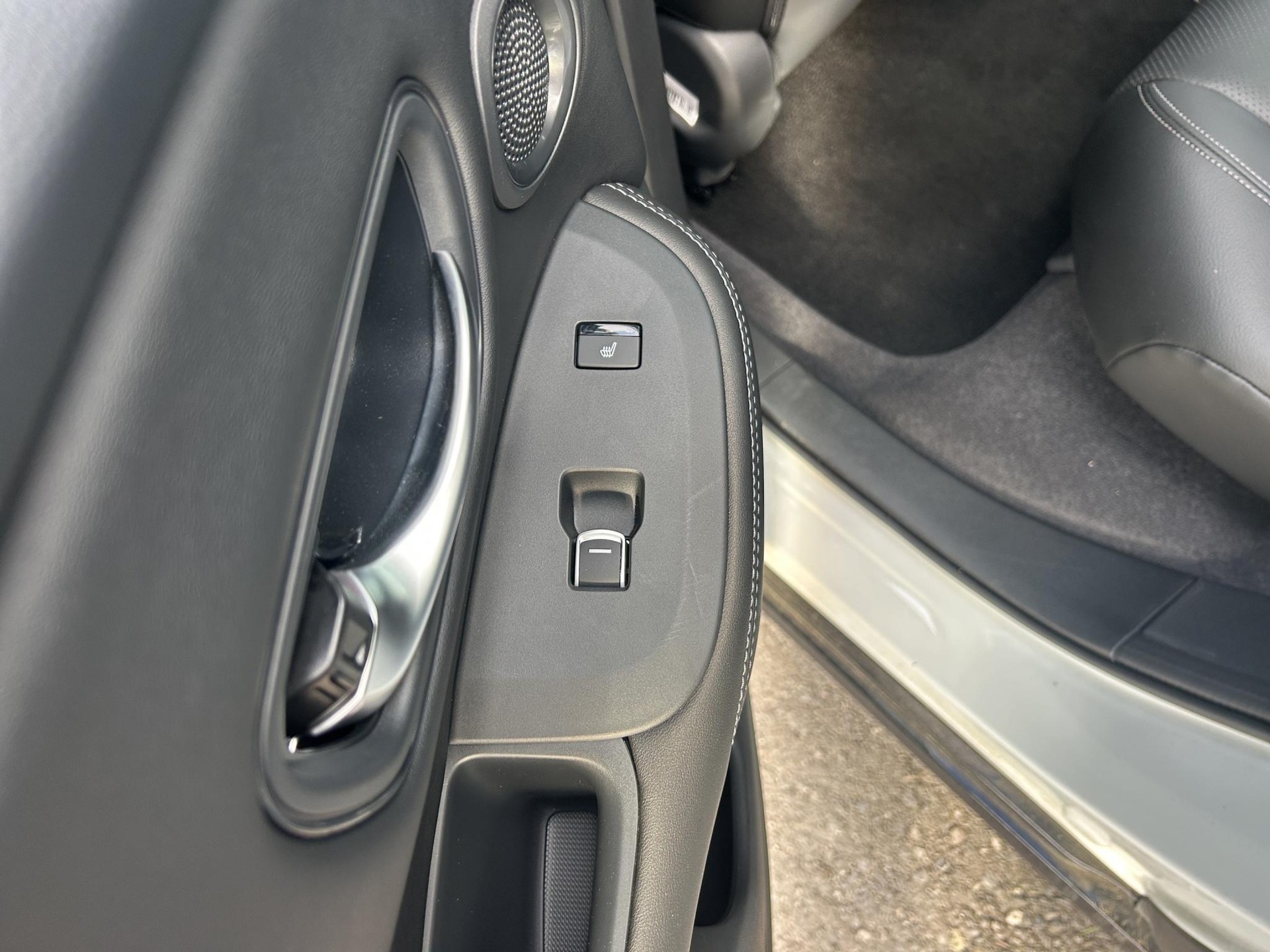 HONDA ZR-V 2.0 i-MMD Advance-image-10
