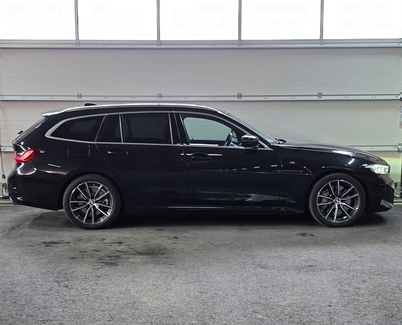 BMW 330d xDrive 48V Steptronic M Sport *HeadUpDisplay*Elektrische Sitze*Rückfahrkamera*Sitzheizung*-image-5