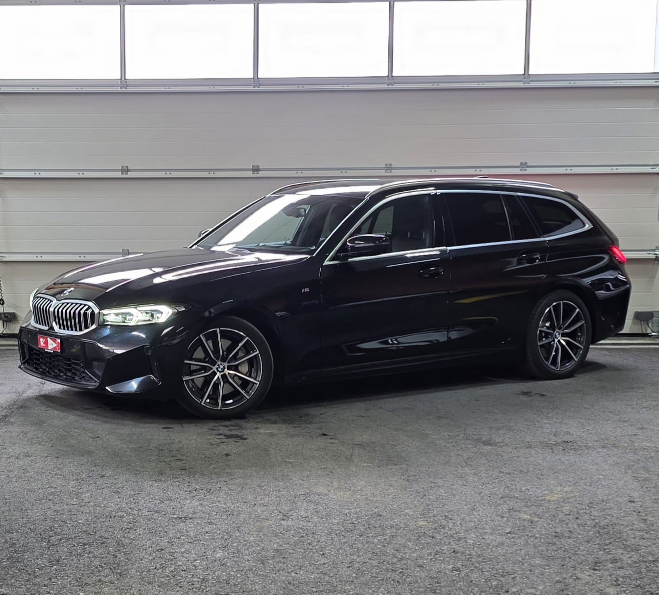 BMW 330d xDrive 48V Steptronic M Sport *HeadUpDisplay*Elektrische Sitze*Rückfahrkamera*Sitzheizung*-image-0