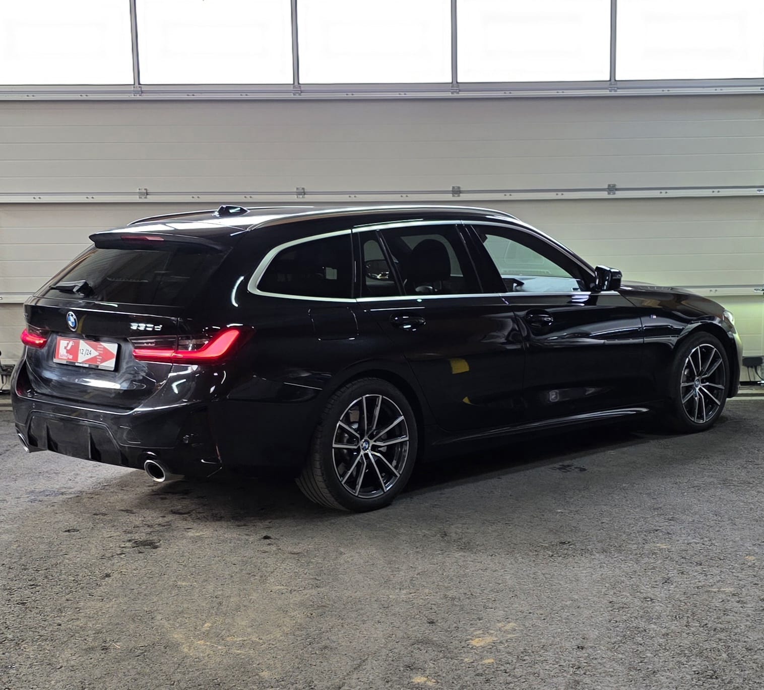 BMW 330d xDrive 48V Steptronic M Sport *HeadUpDisplay*Elektrische Sitze*Rückfahrkamera*Sitzheizung*-image-4