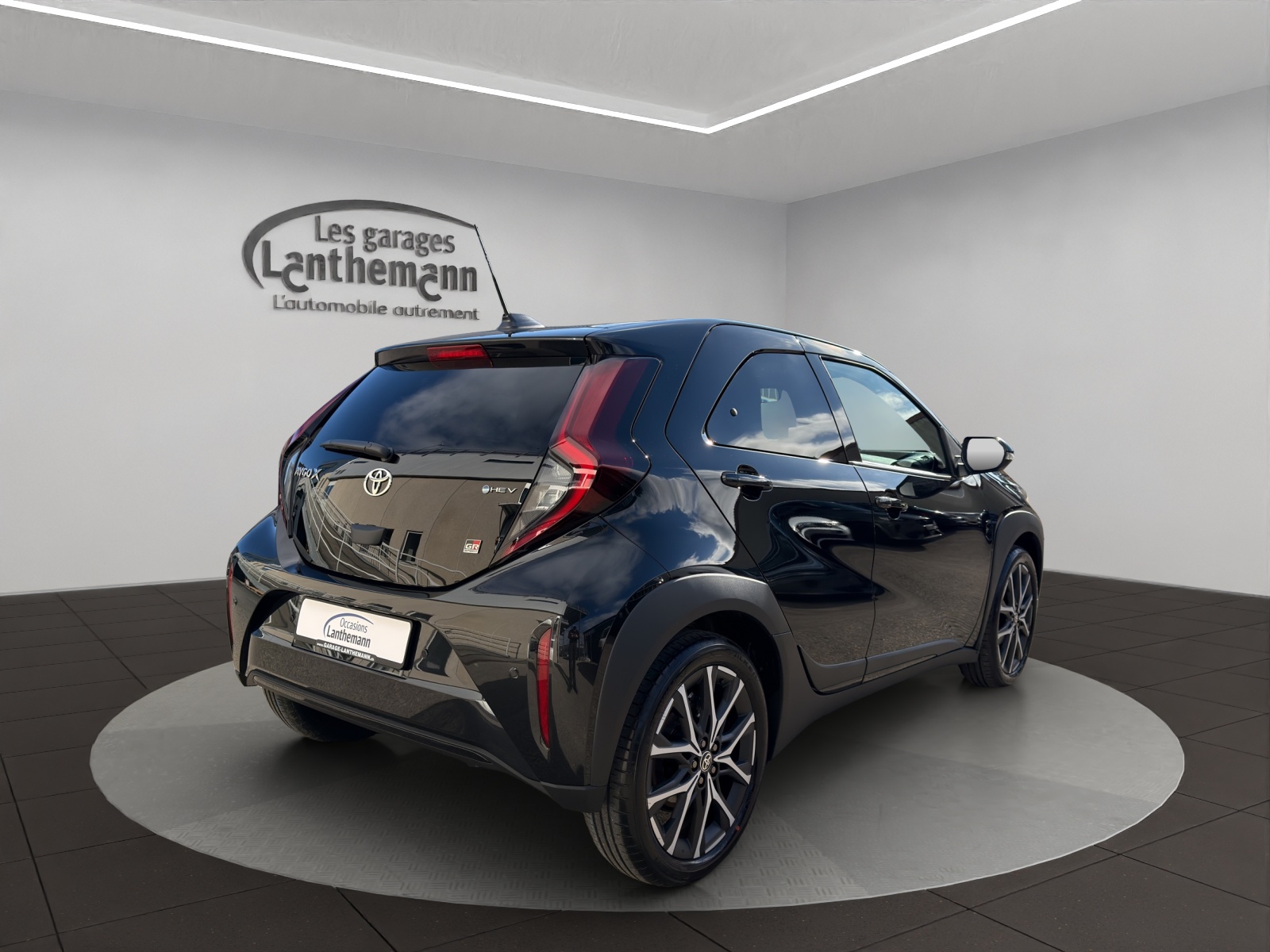 TOYOTA Aygo X 1.5 GR Sport e-CVT-image-4