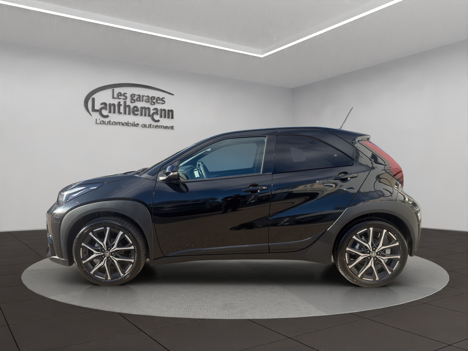TOYOTA Aygo X 1.5 GR Sport e-CVT-image-1