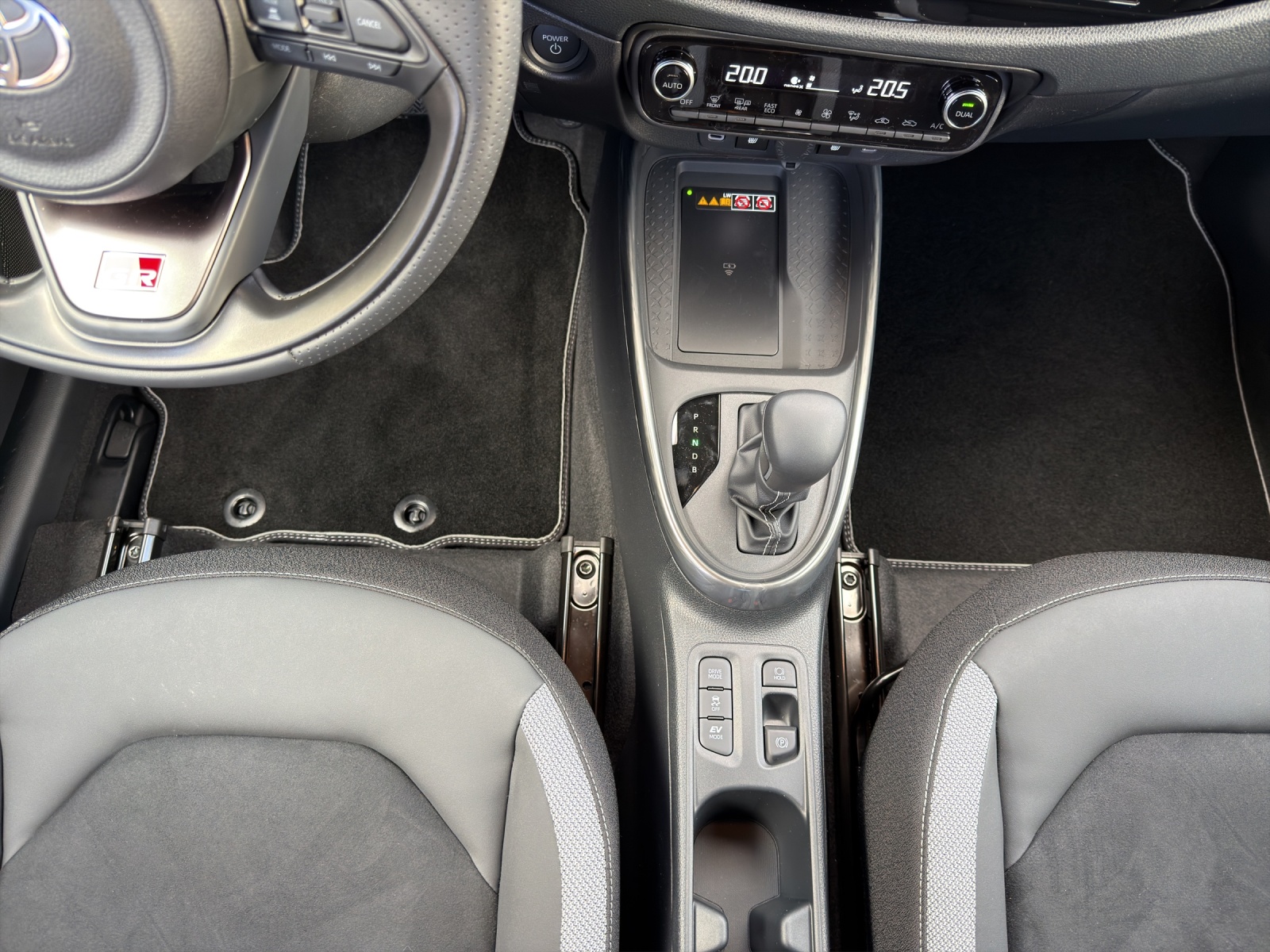 TOYOTA Aygo X 1.5 GR Sport e-CVT-image-10