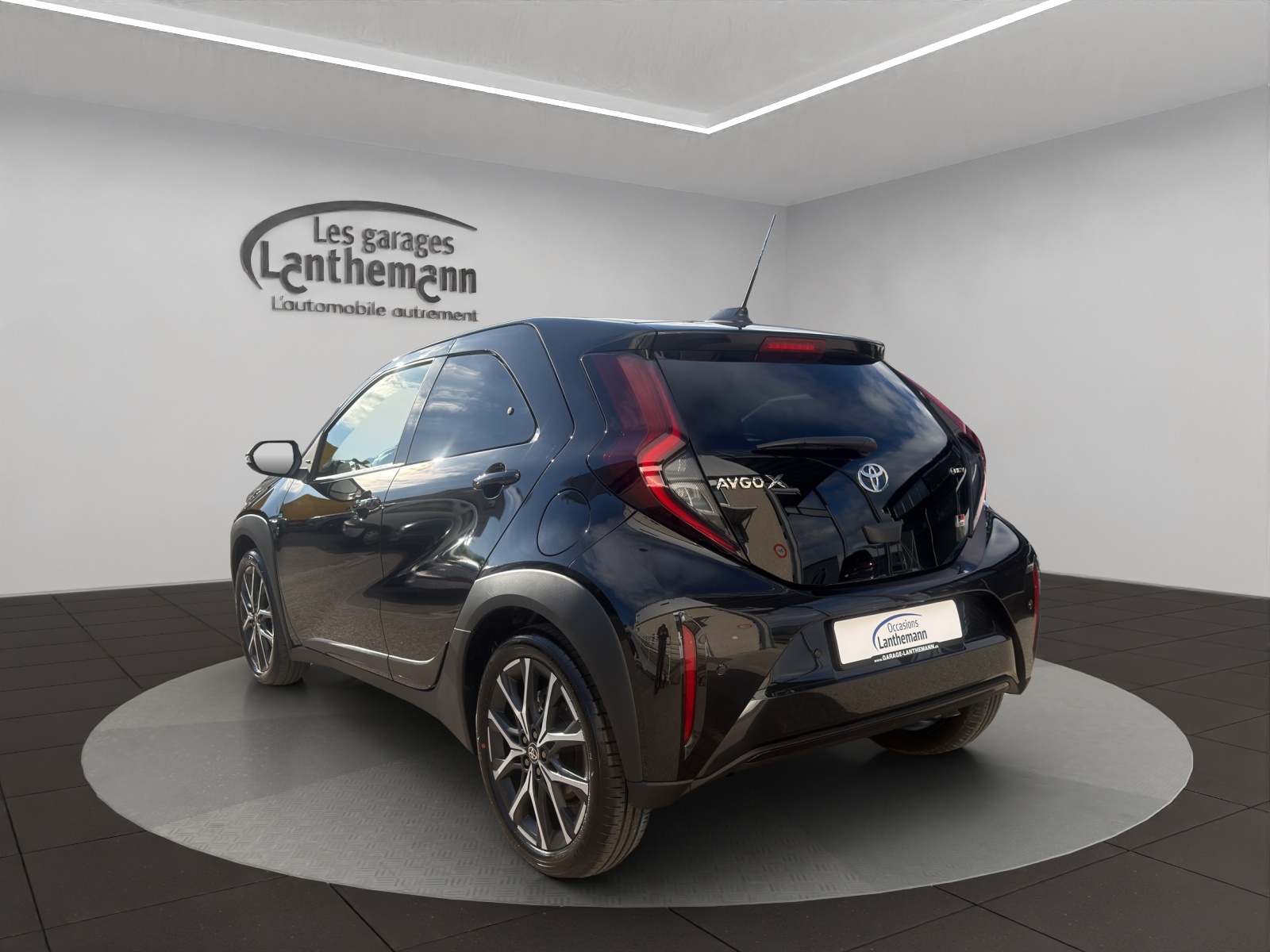 TOYOTA Aygo X 1.5 GR Sport e-CVT-image-2
